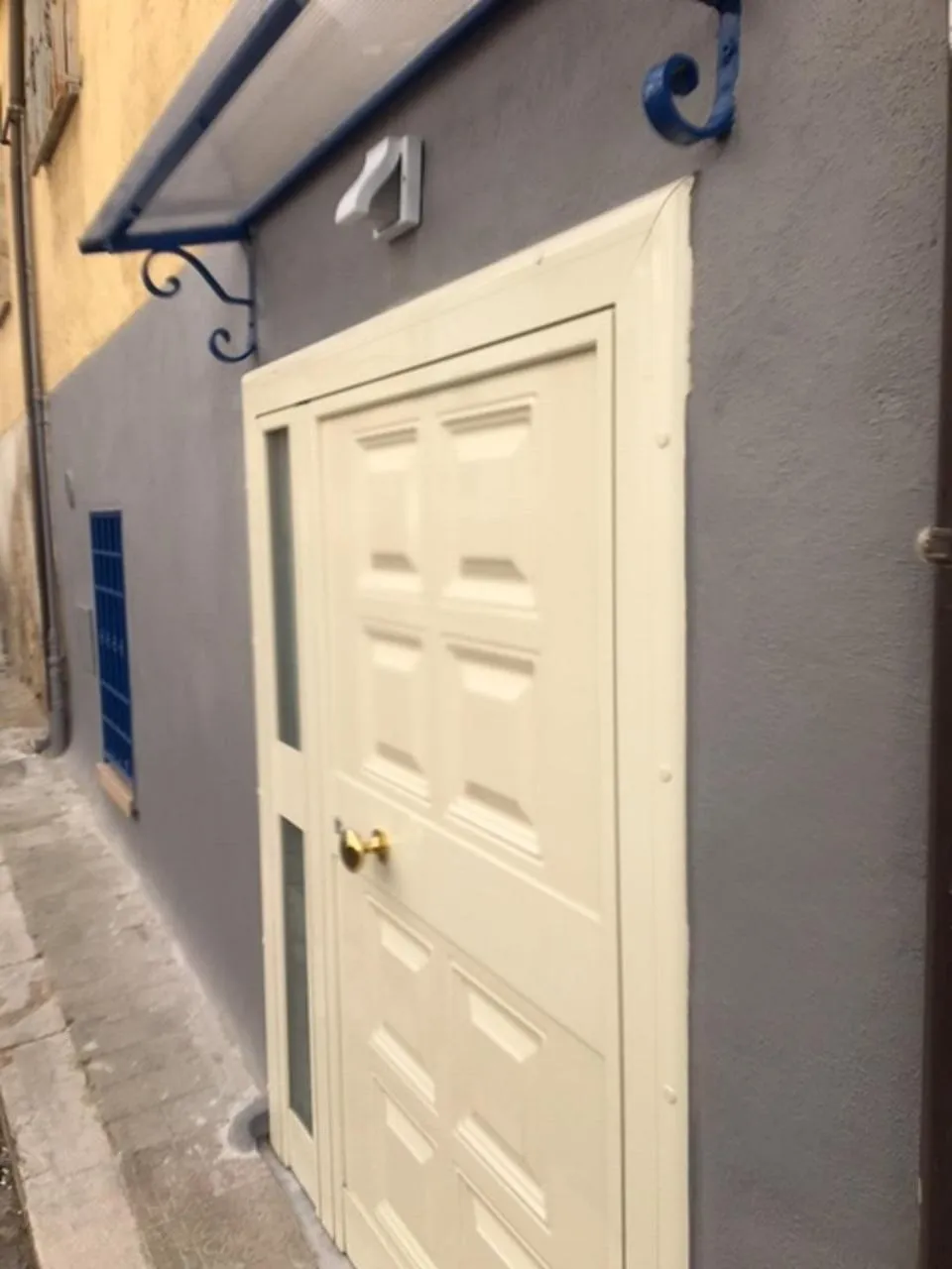 Property building in Suite 01