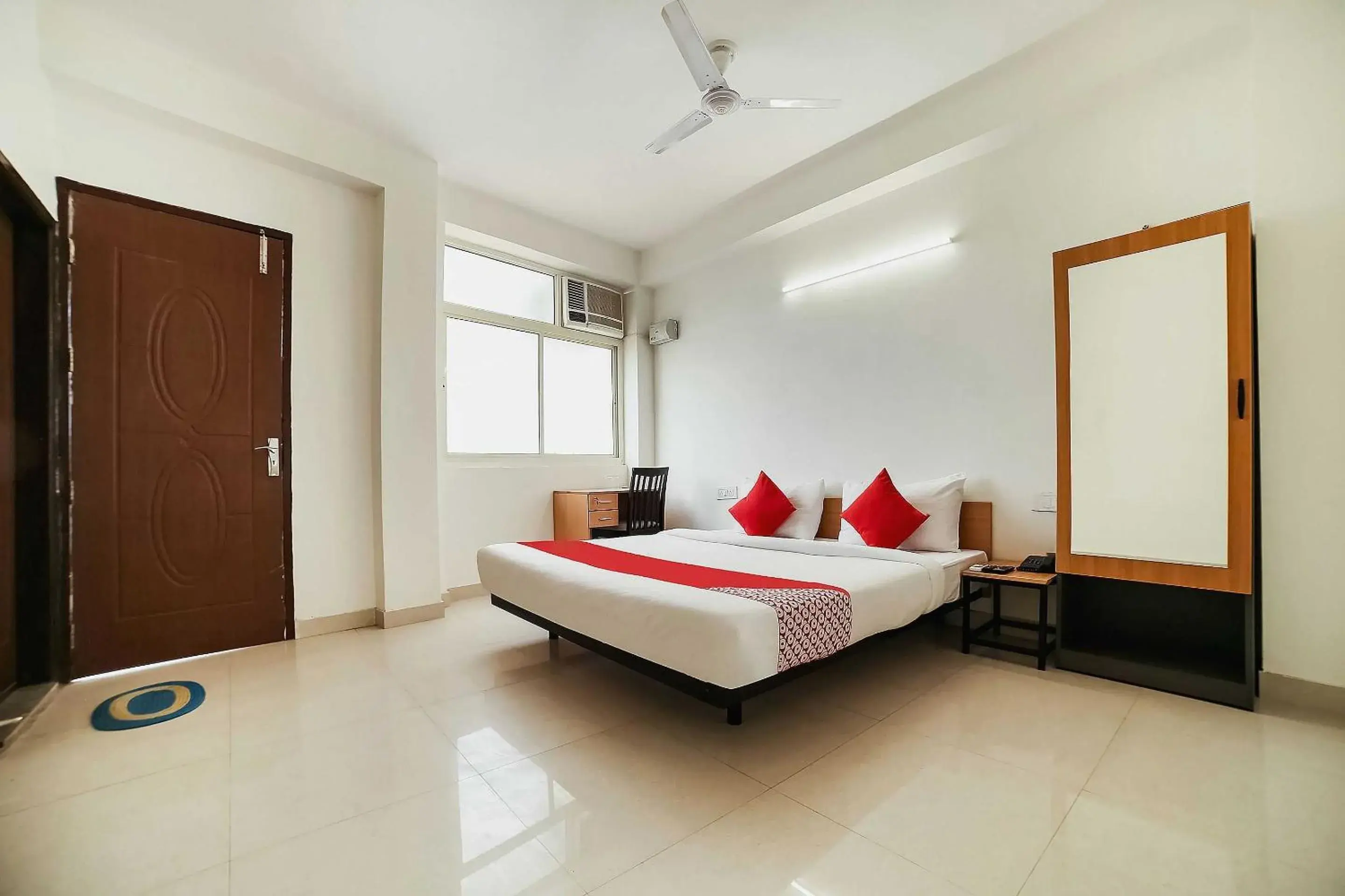 Classic Triple Room - single occupancy in Live on DEL5542 Classic Triple Room - single occupancy in Live on DEL5542