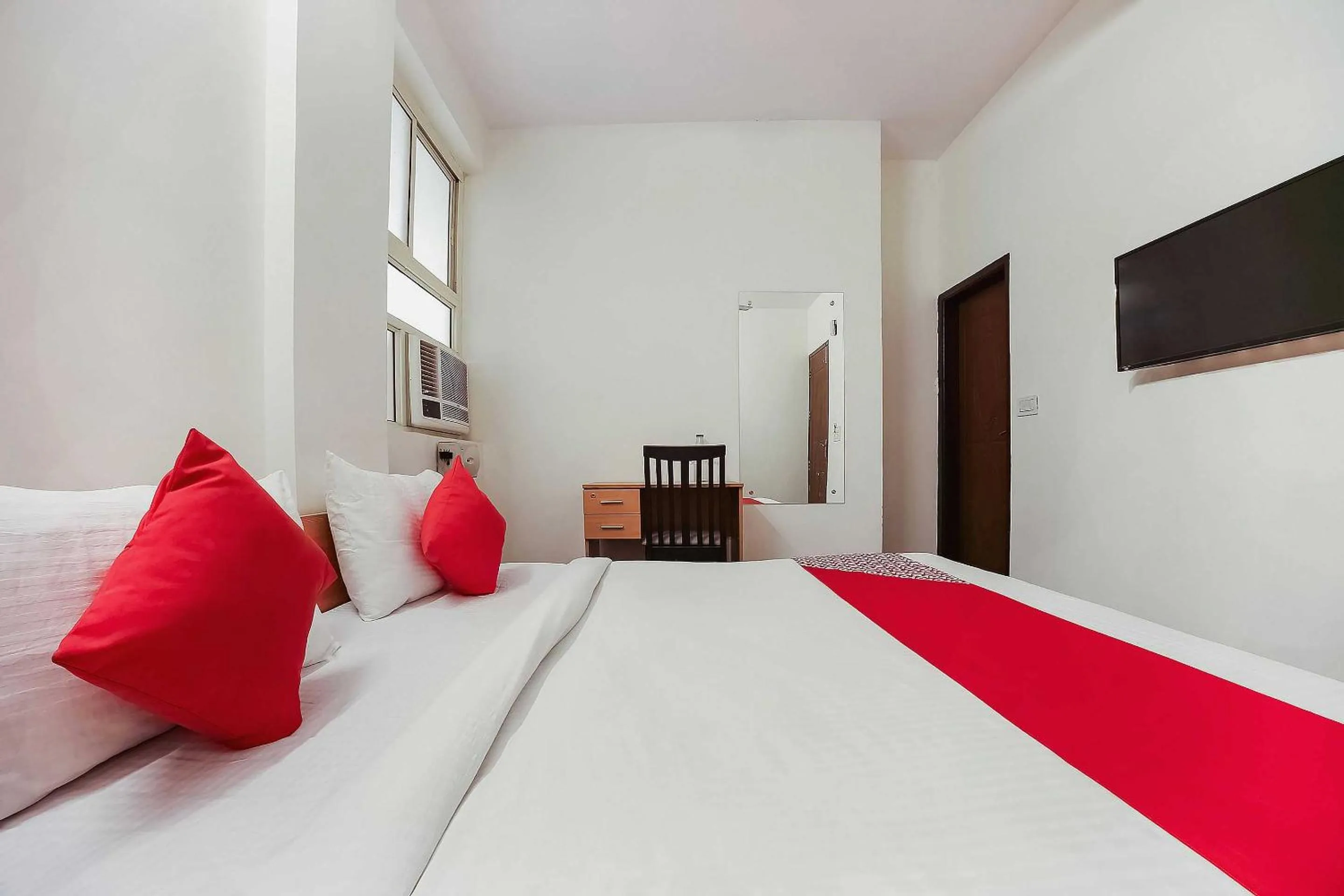 Bedroom, Bed in Live on DEL5542