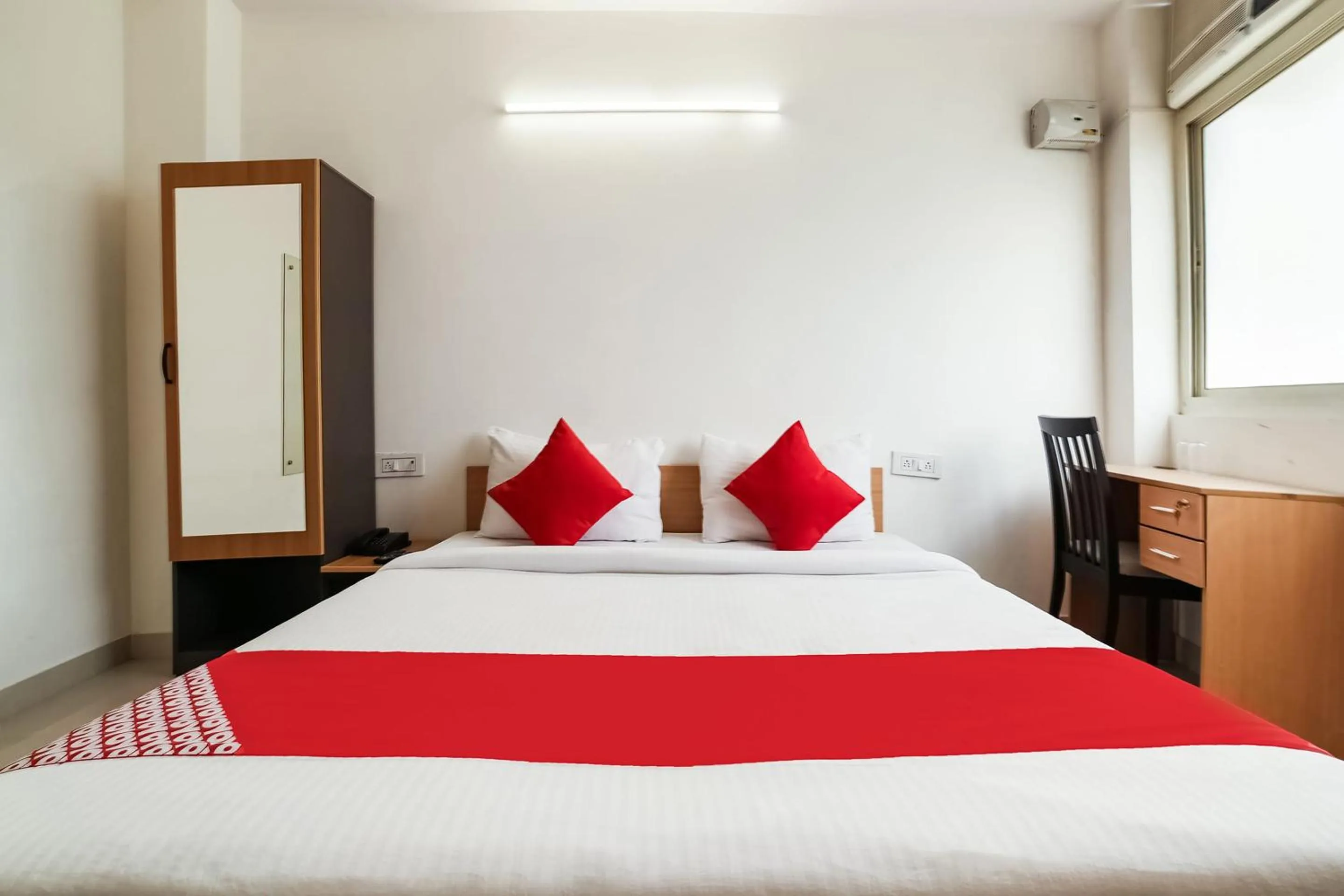 Bedroom, Bed in Live on DEL5542