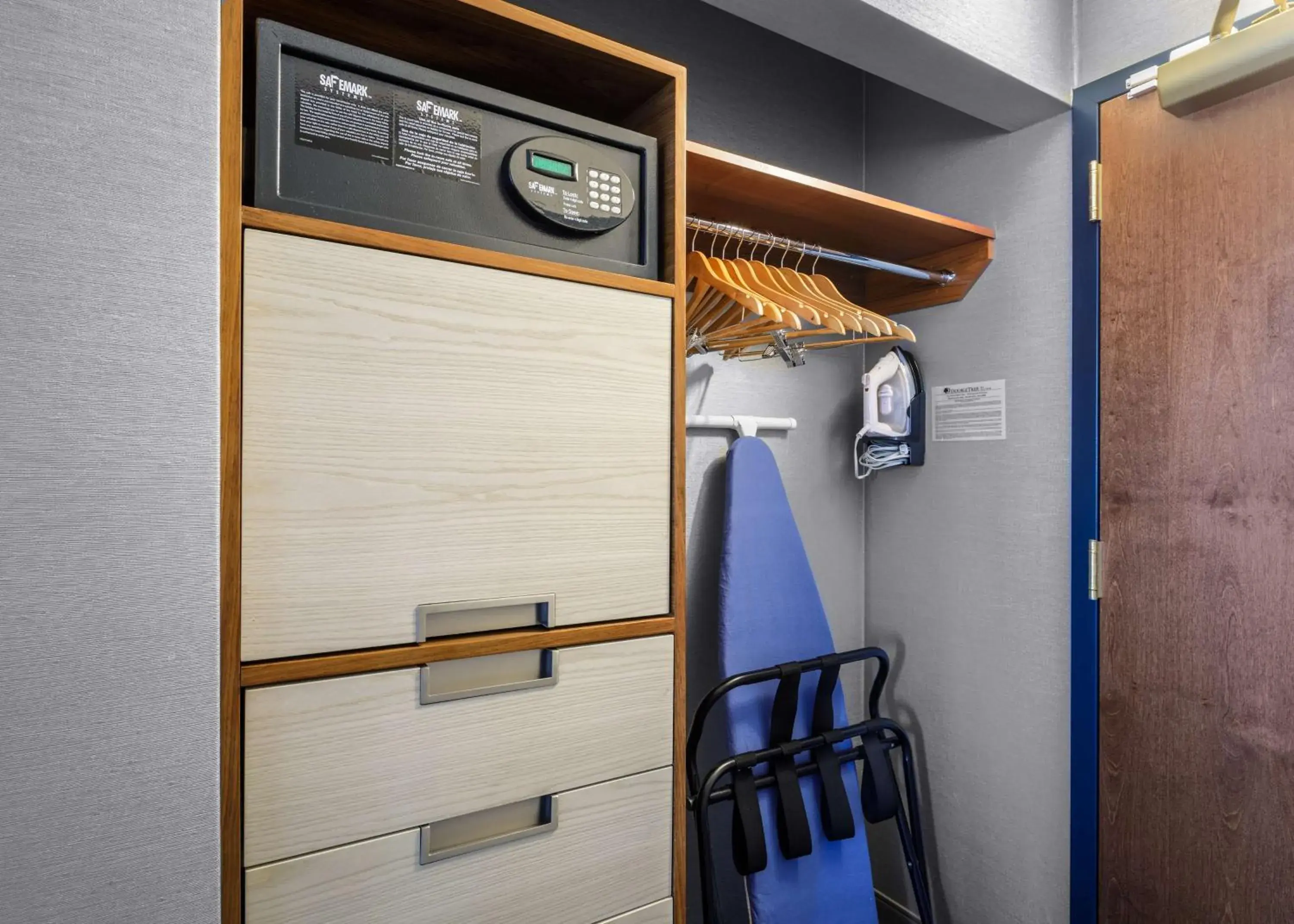 Double Room with Two Double Beds in DoubleTree by Hilton Hotel Denver Double Room with Two Double Beds in DoubleTree by Hilton Hotel Denver