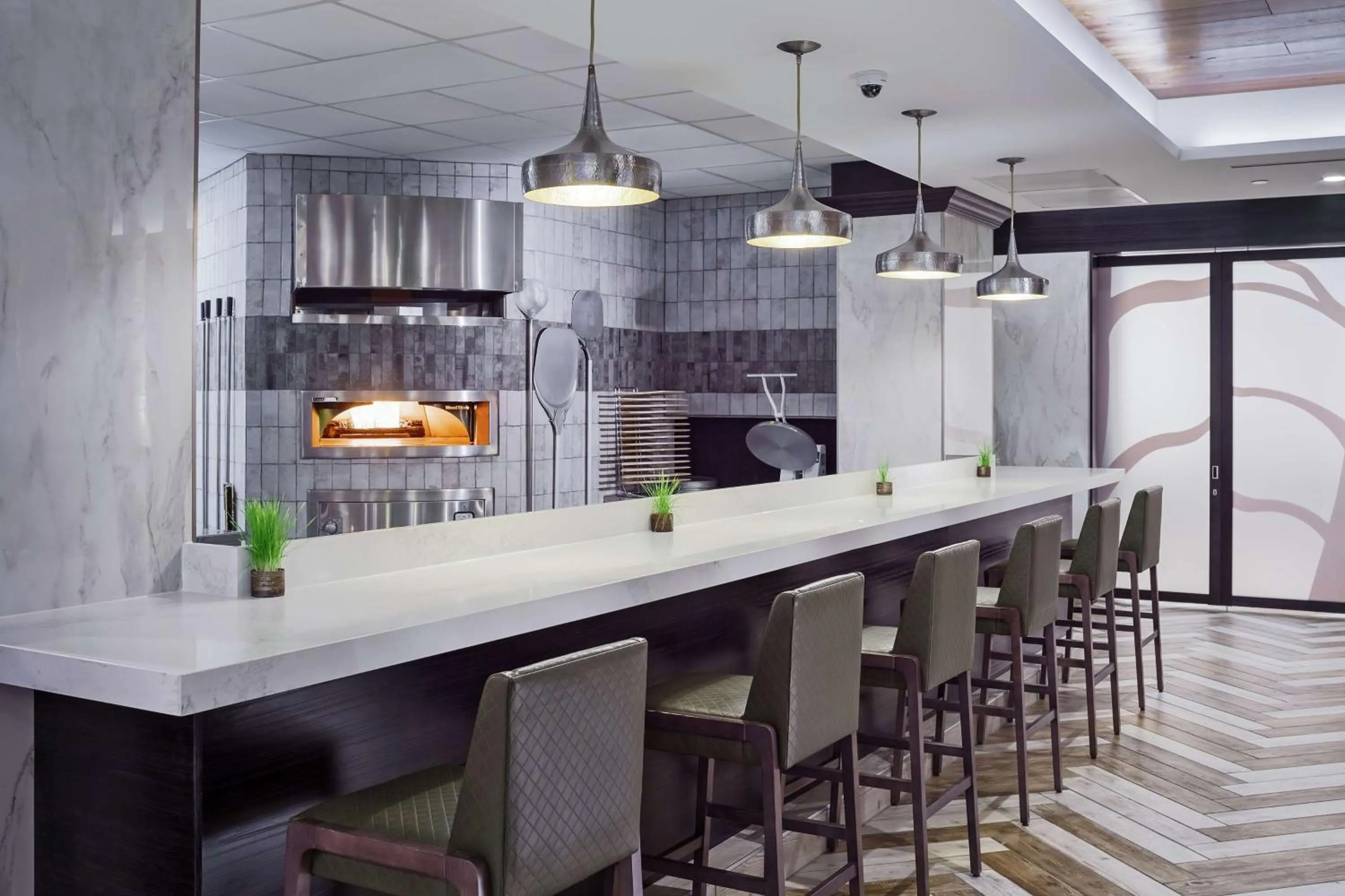 Dining area in DoubleTree by Hilton Hotel Denver