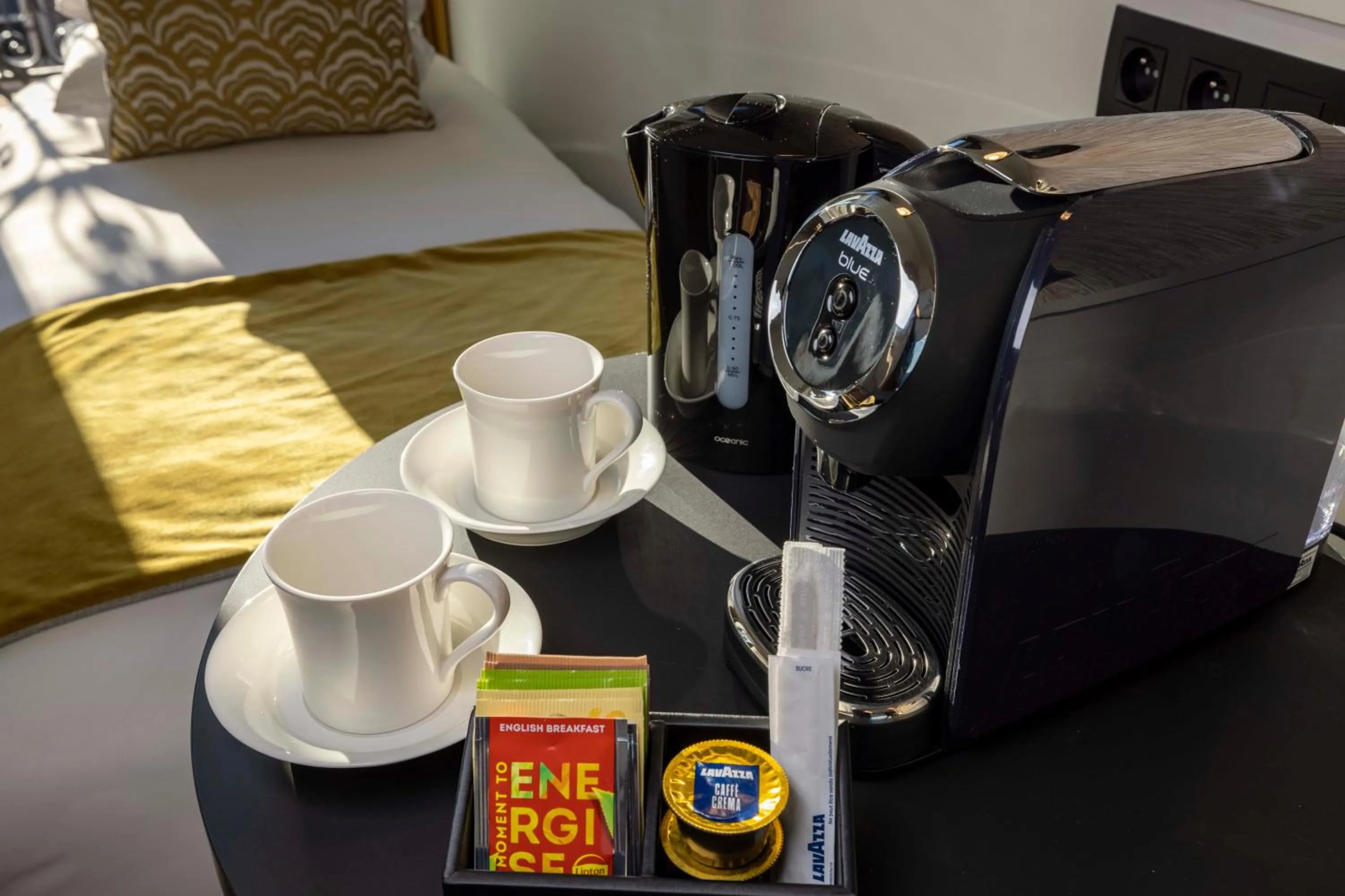 Coffee/tea facilities in Grand Hôtel Lévêque