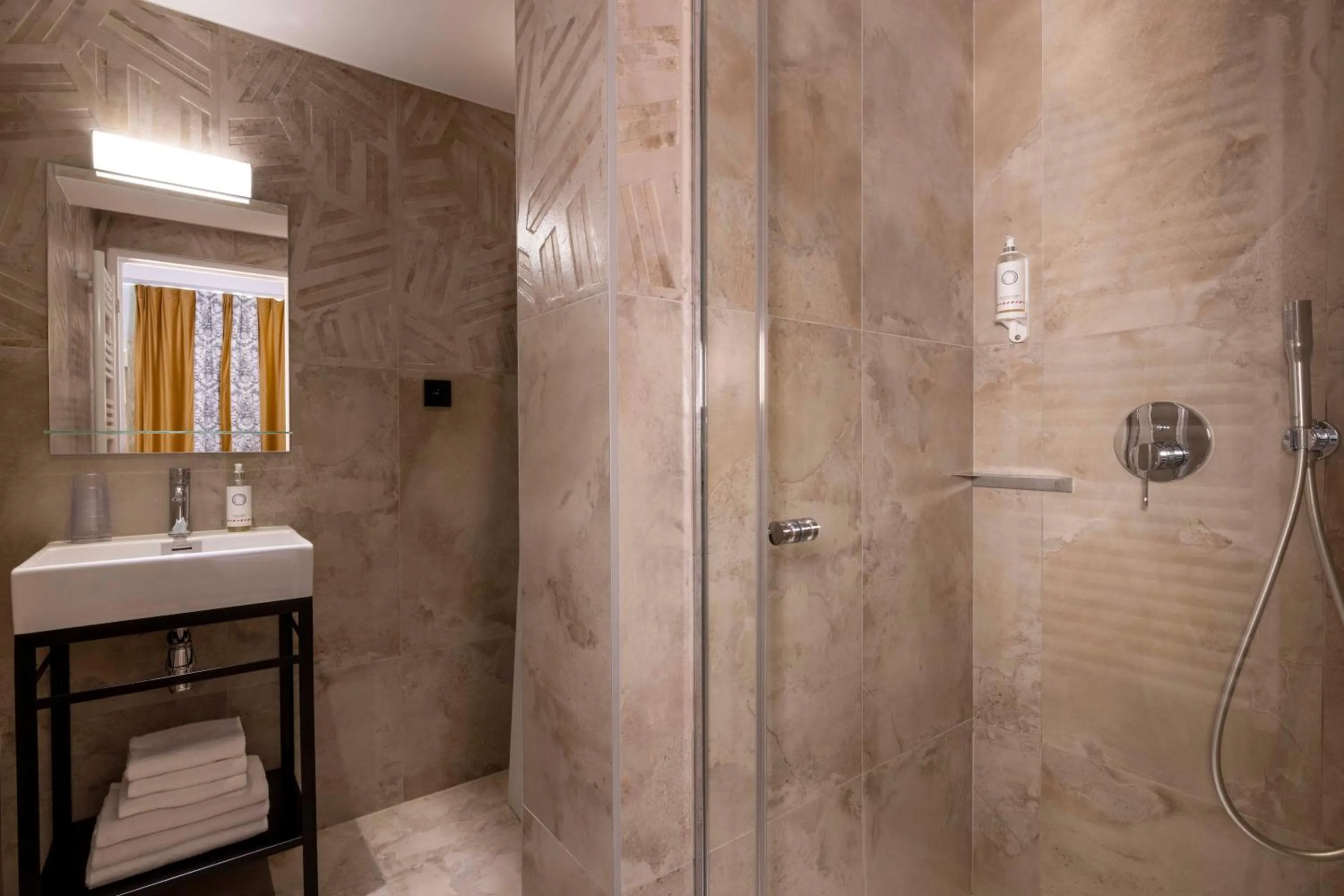 Bathroom in Grand Hôtel Lévêque