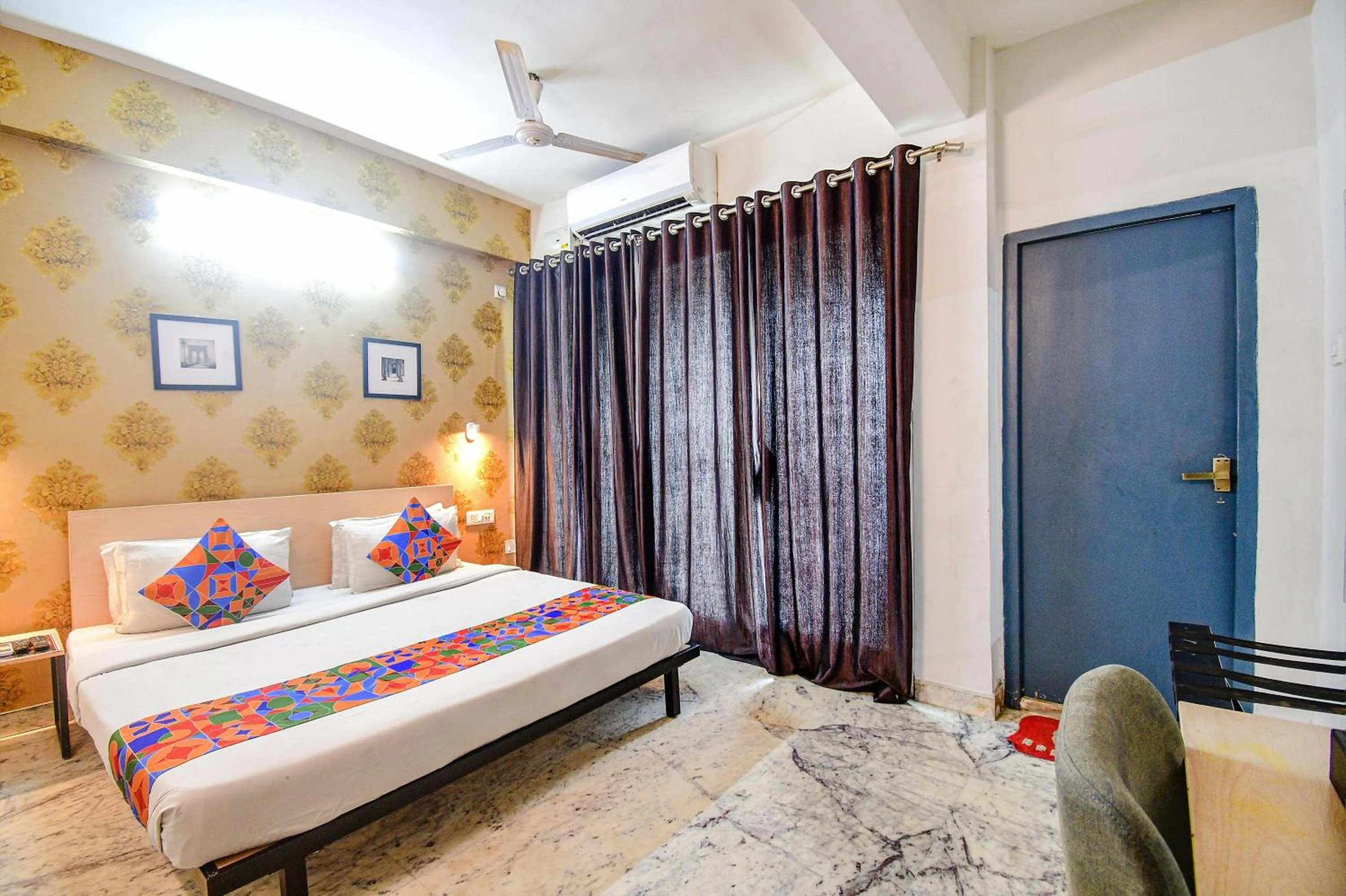 Bed in FabHotel Silver Key kalighat