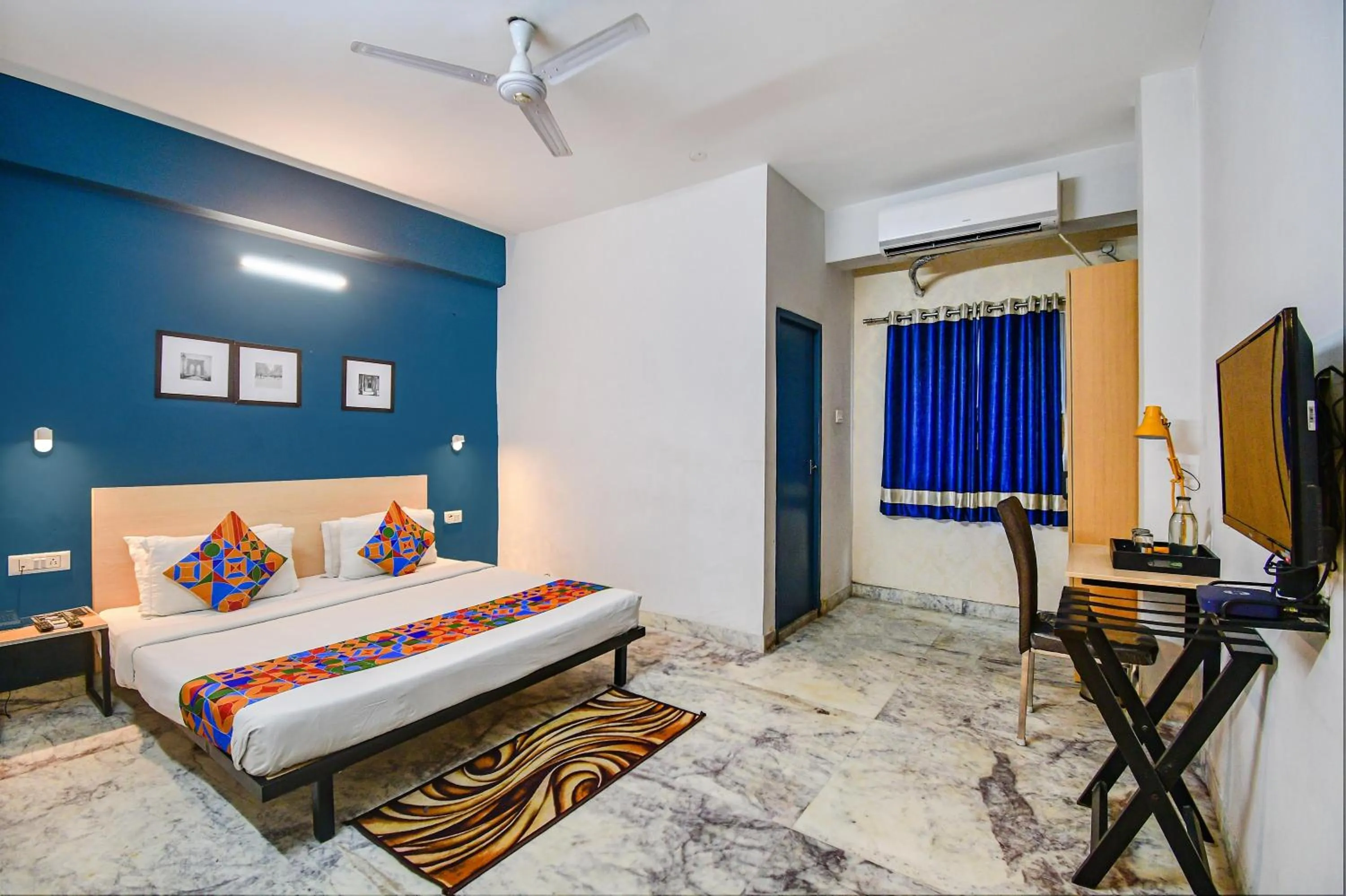 Bed in FabHotel Silver Key kalighat
