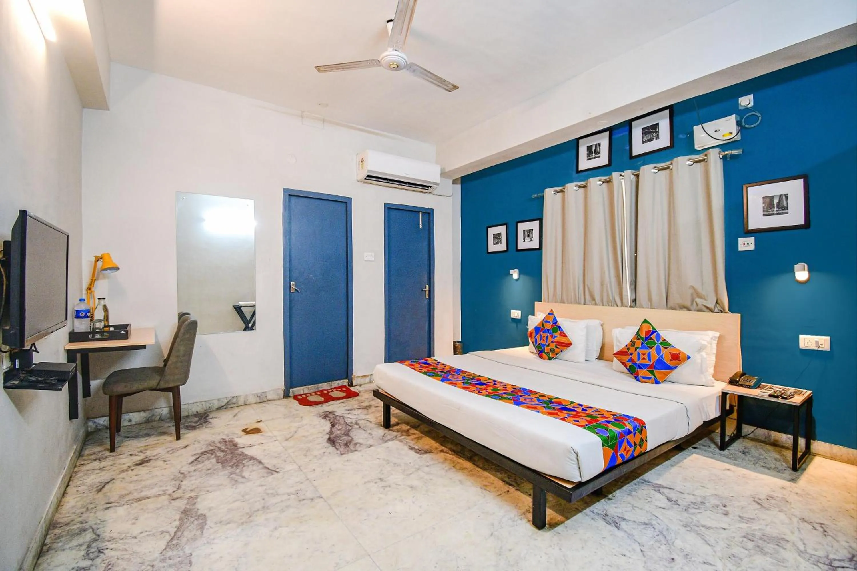 Bed in FabHotel Silver Key kalighat