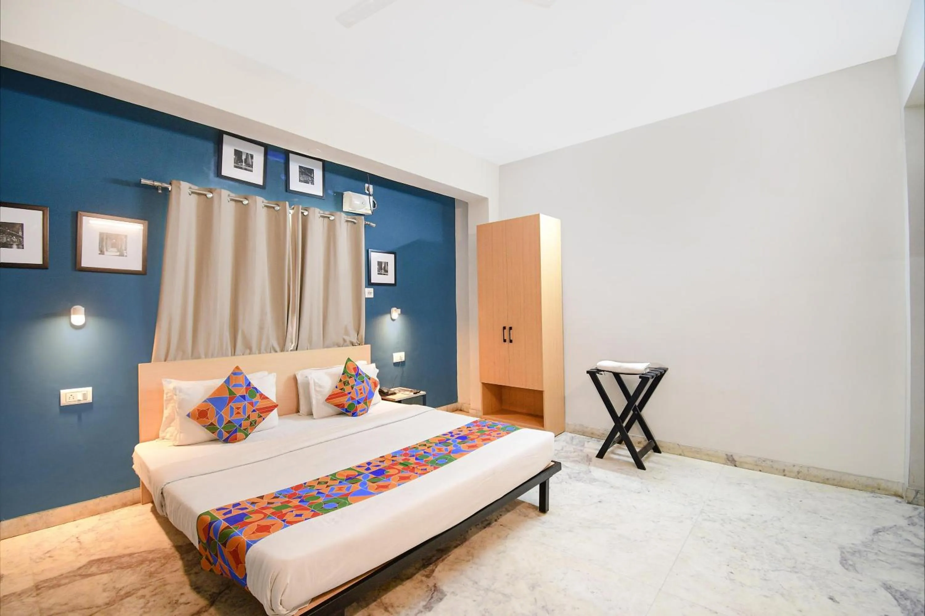 Bed in FabHotel Silver Key kalighat