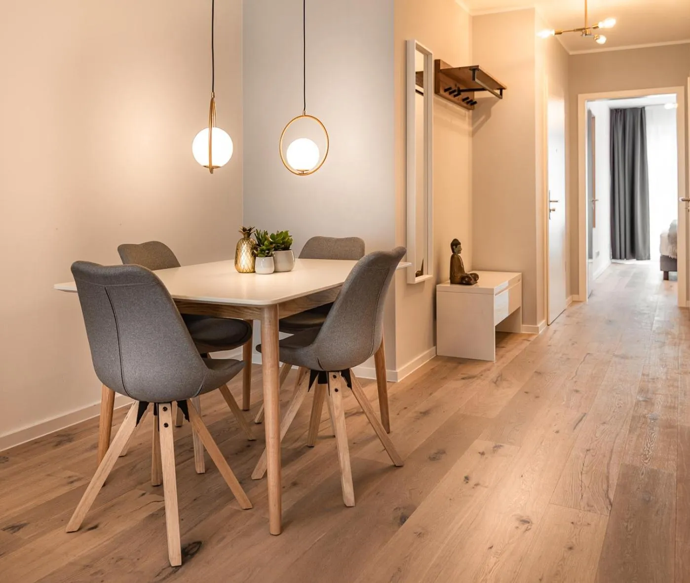 Seating area in Sleep Inn Düsseldorf Suites