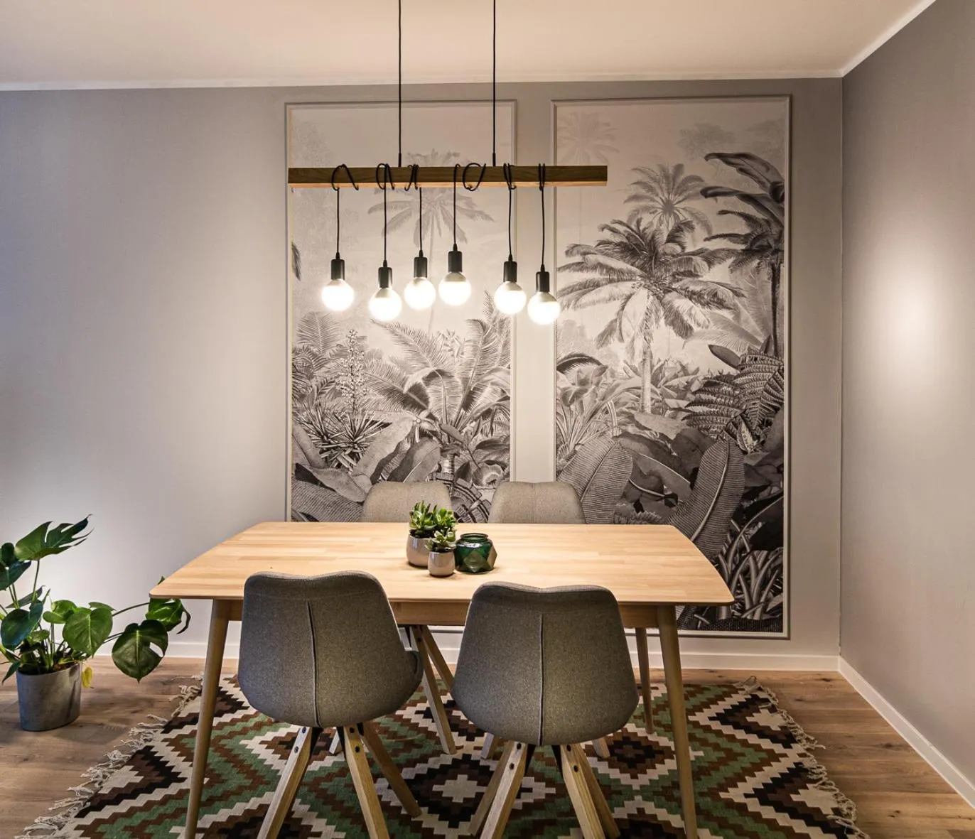 Dining area in Sleep Inn Düsseldorf Suites