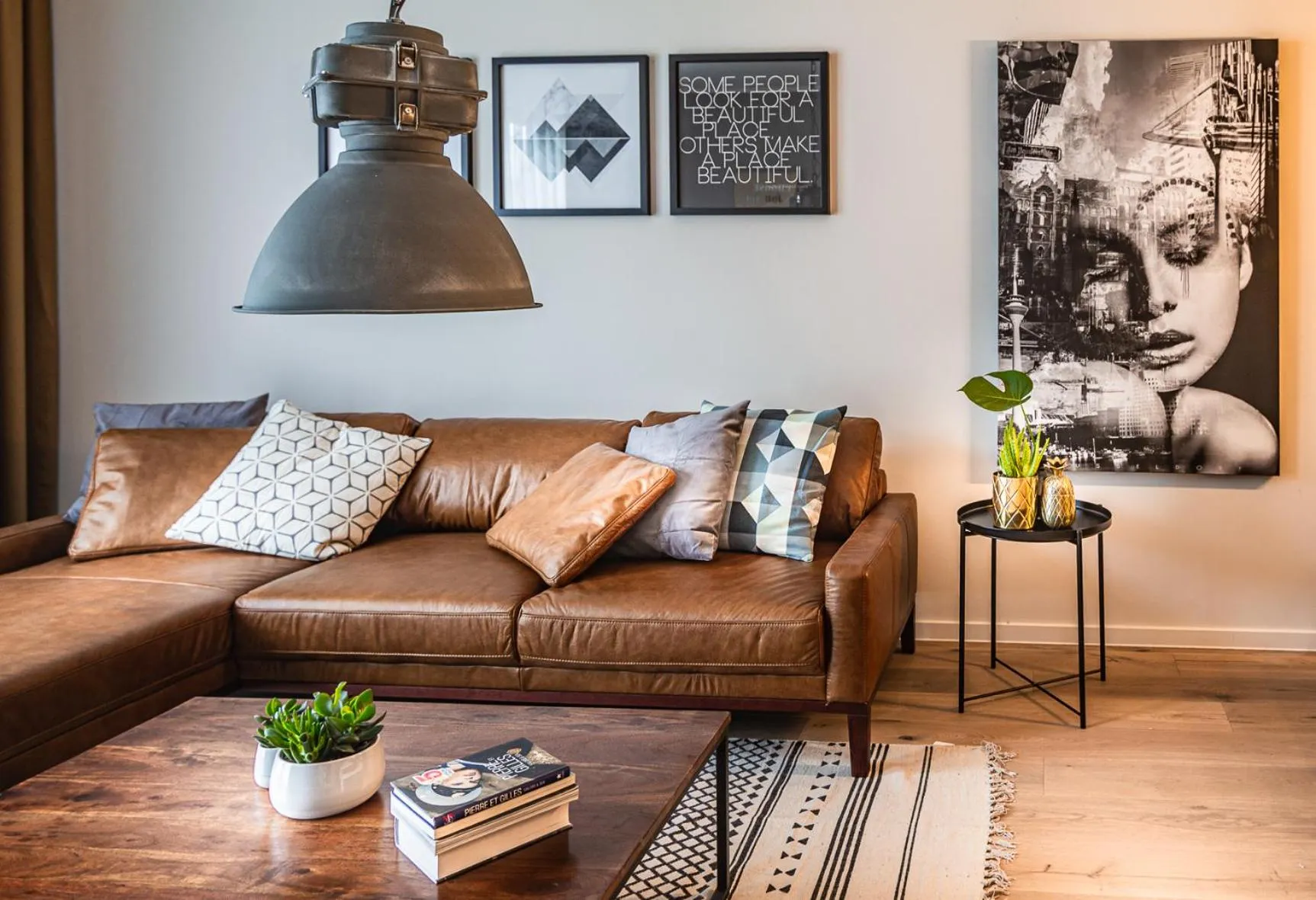 Living room in Sleep Inn Düsseldorf Suites