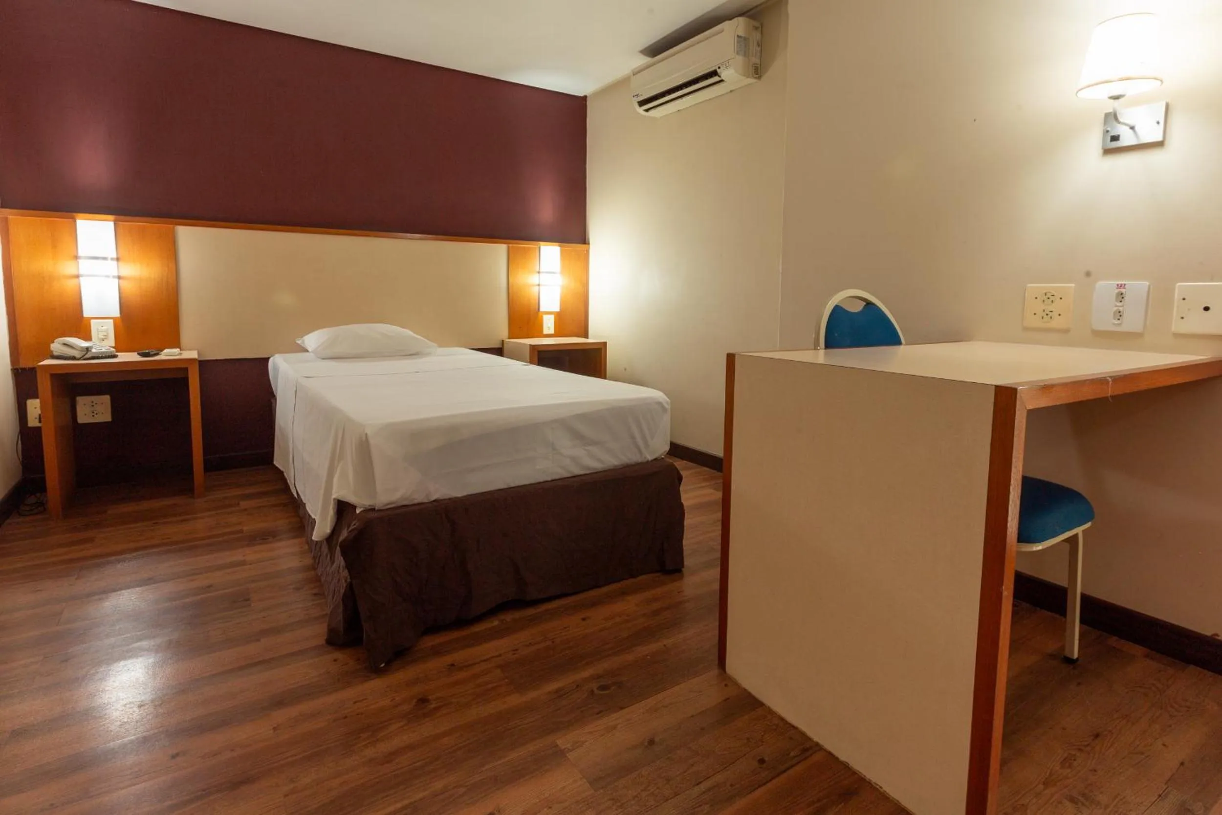 Bedroom, Bed in Rede Andrade CWB