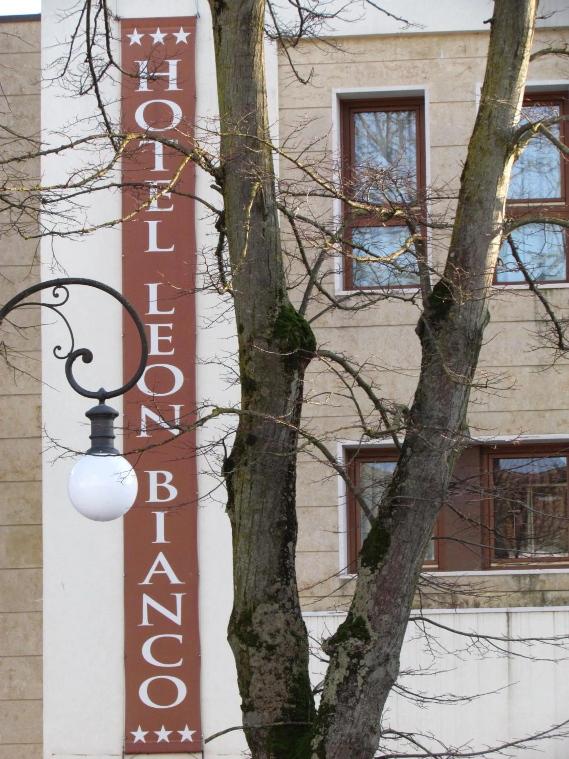 Property building in Hotel Leon Bianco