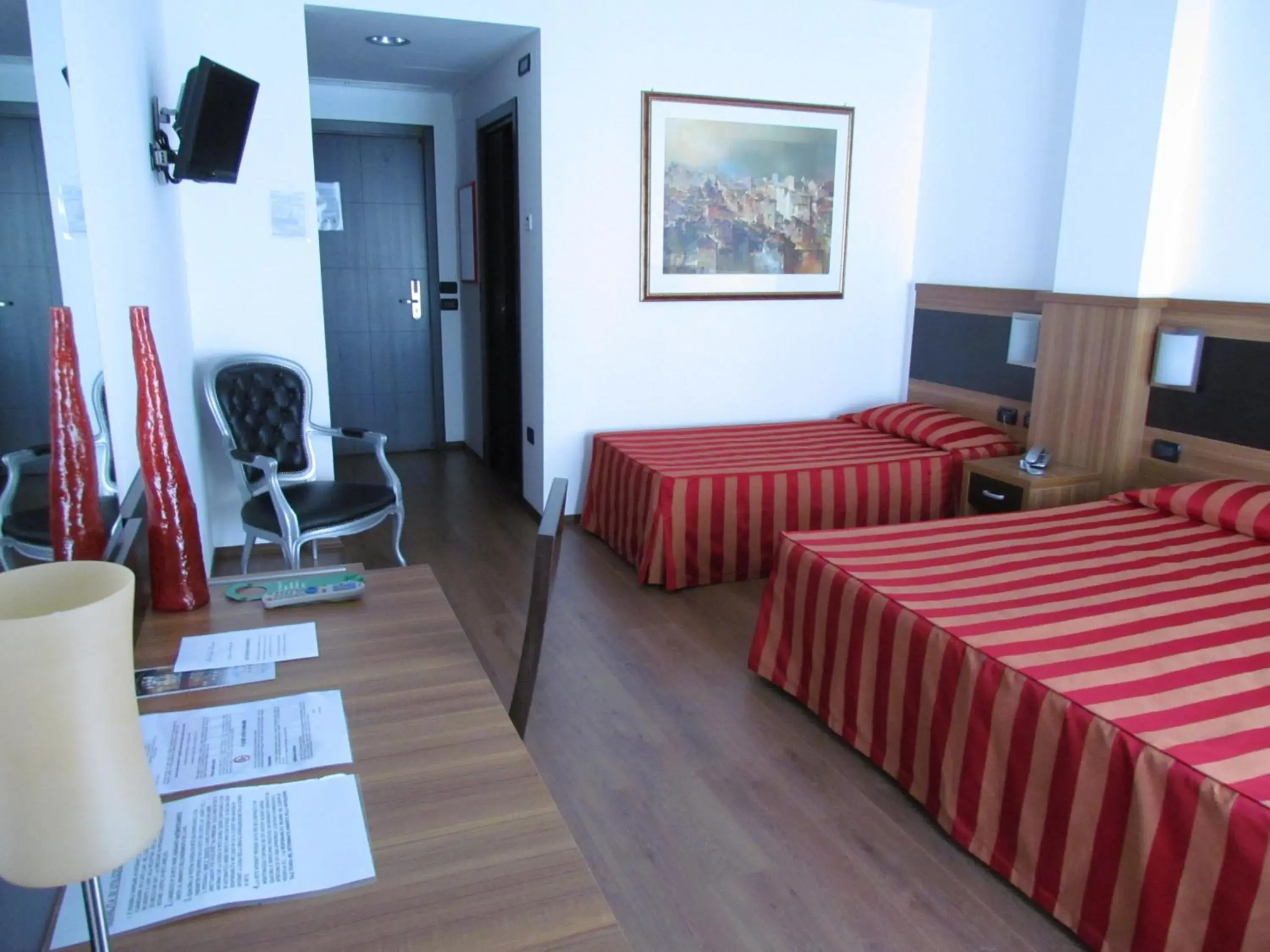 Triple Room in Hotel Leon Bianco Triple Room in Hotel Leon Bianco