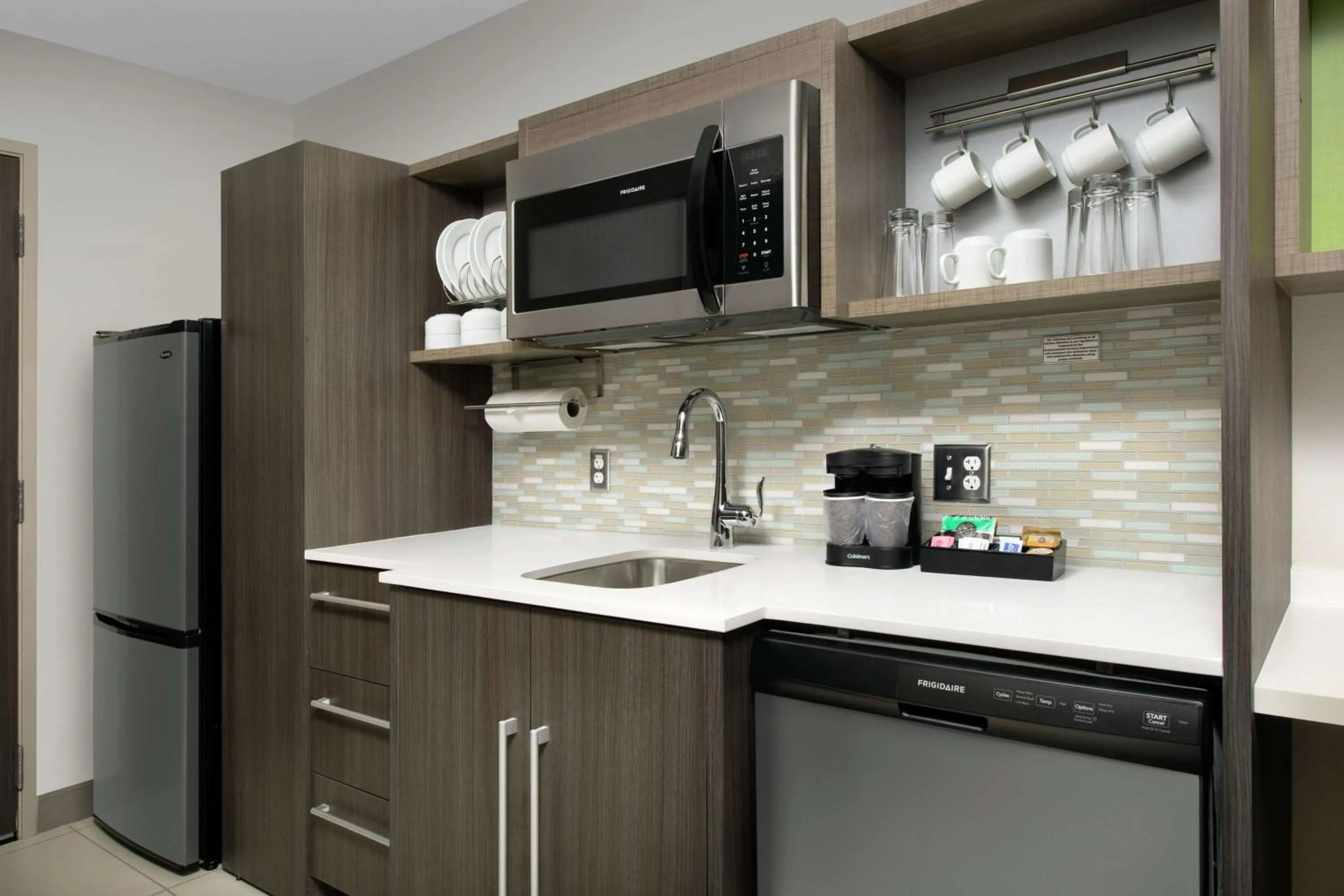 Kitchen or kitchenette in Home2 Suites By Hilton Phoenix Airport South
