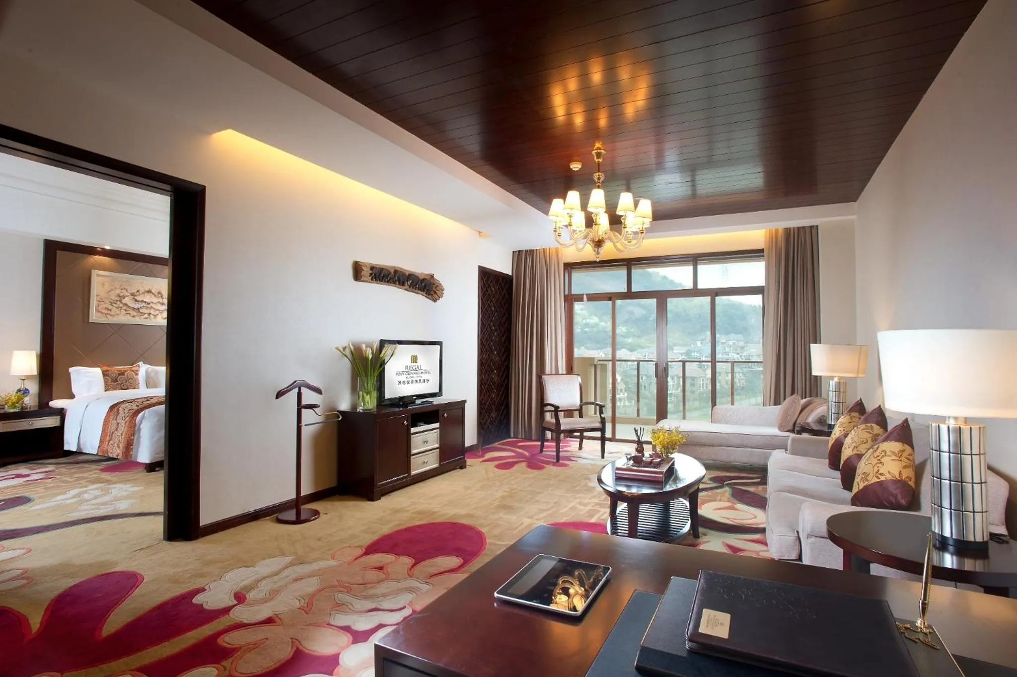 Bed in Poly Hotspring Guiyang Hotel