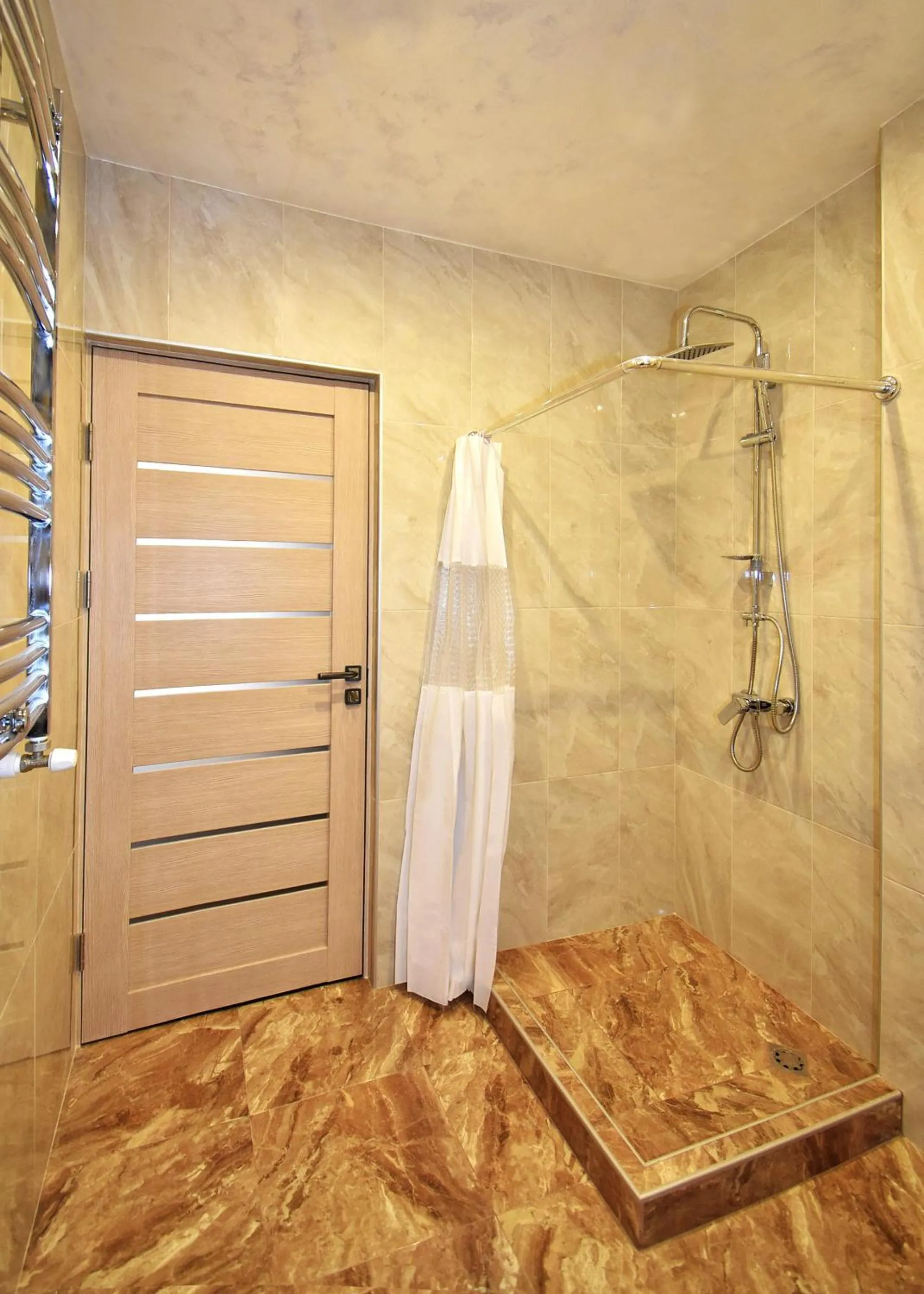 Double or Twin Room with Mountain View - single occupancy in Patriott Hotel