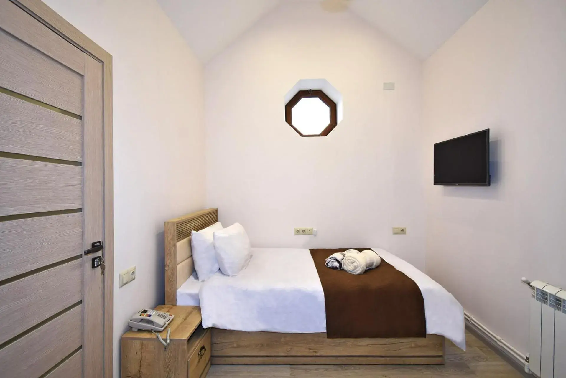 Budget Single Room - single occupancy in Patriott Hotel Budget Single Room - single occupancy in Patriott Hotel