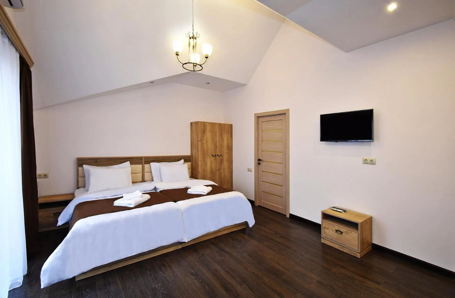 Double or Twin Room with Balcony - single occupancy in Patriott Hotel
