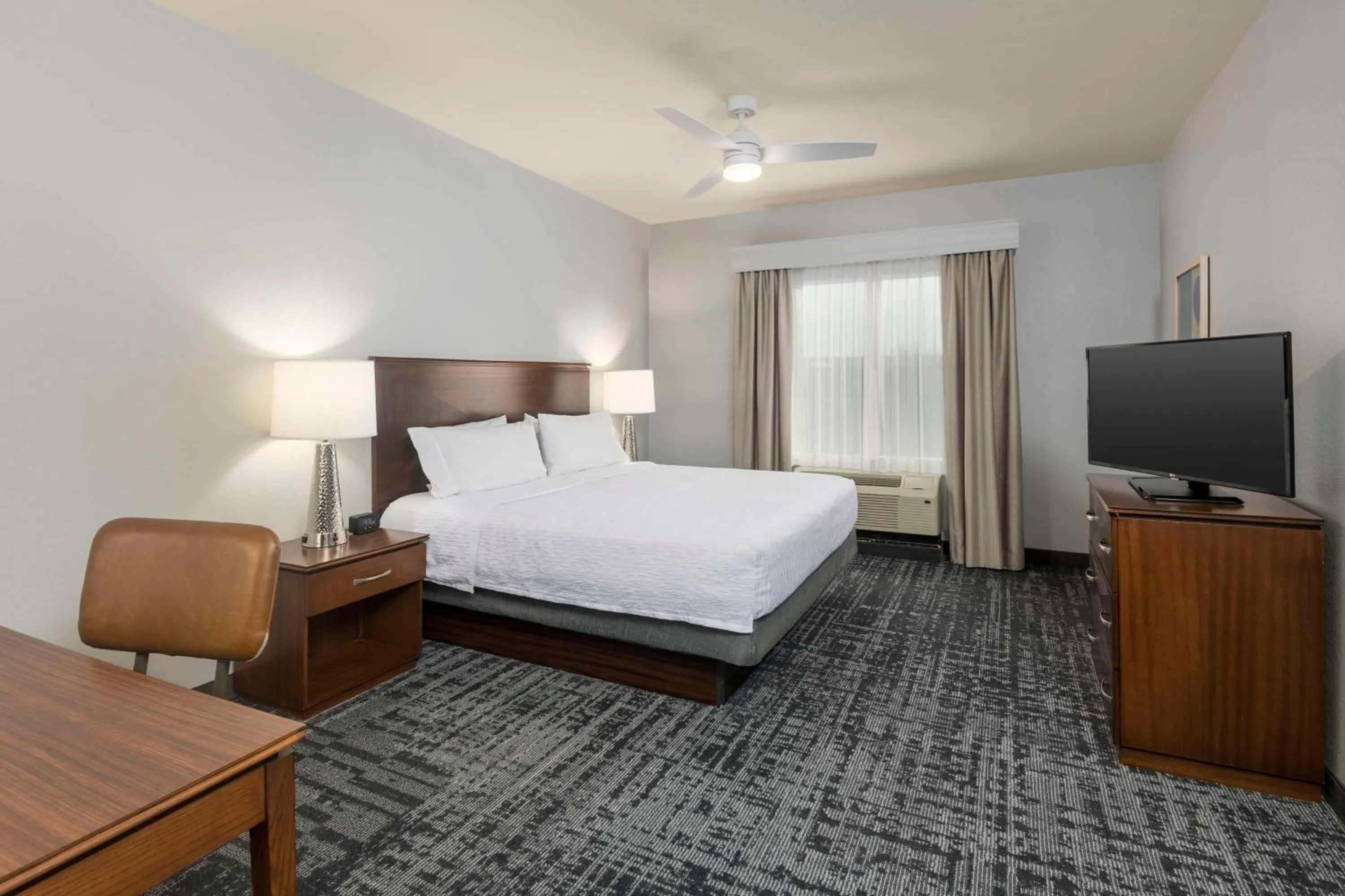 Bed in Homewood Suites by Hilton Phoenix North-Happy Valley