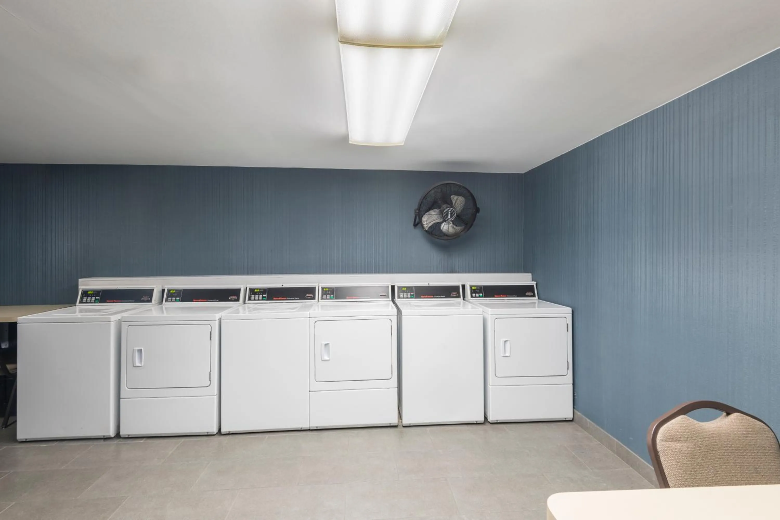 laundry in Homewood Suites by Hilton Phoenix North-Happy Valley