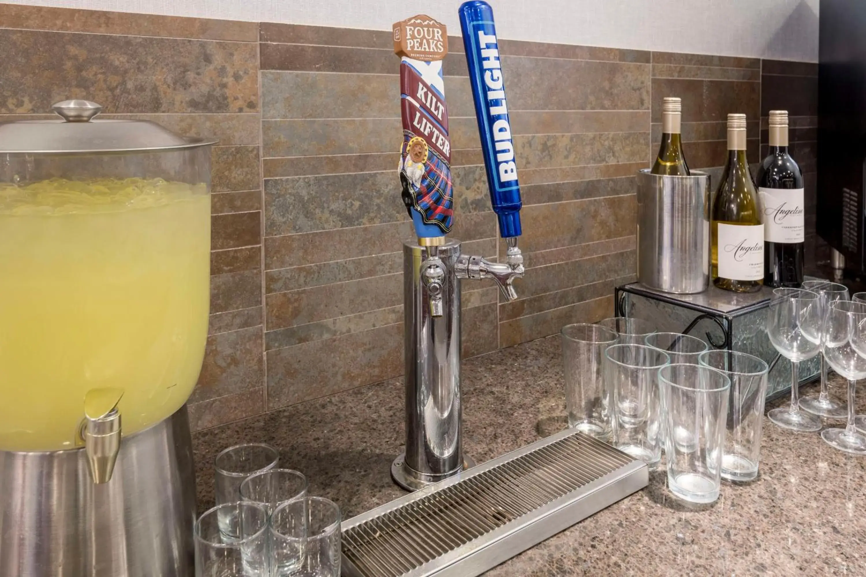 Lounge or bar in Homewood Suites by Hilton Phoenix North-Happy Valley Lounge or bar in Homewood Suites by Hilton Phoenix North-Happy Valley