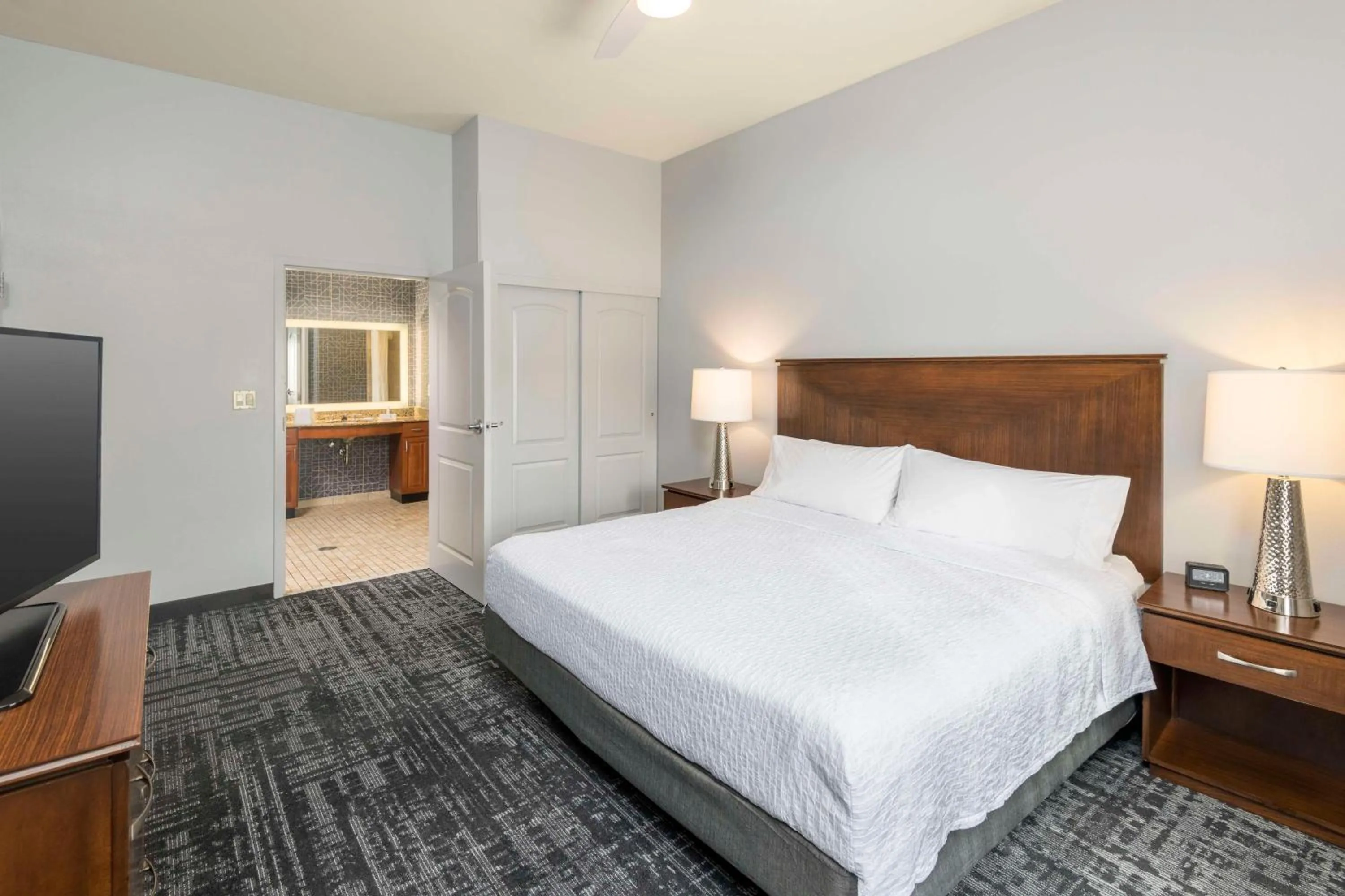 Bed in Homewood Suites by Hilton Phoenix North-Happy Valley