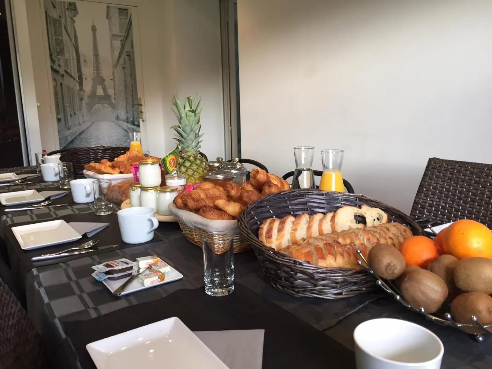 Continental breakfast in La Raimbaudière