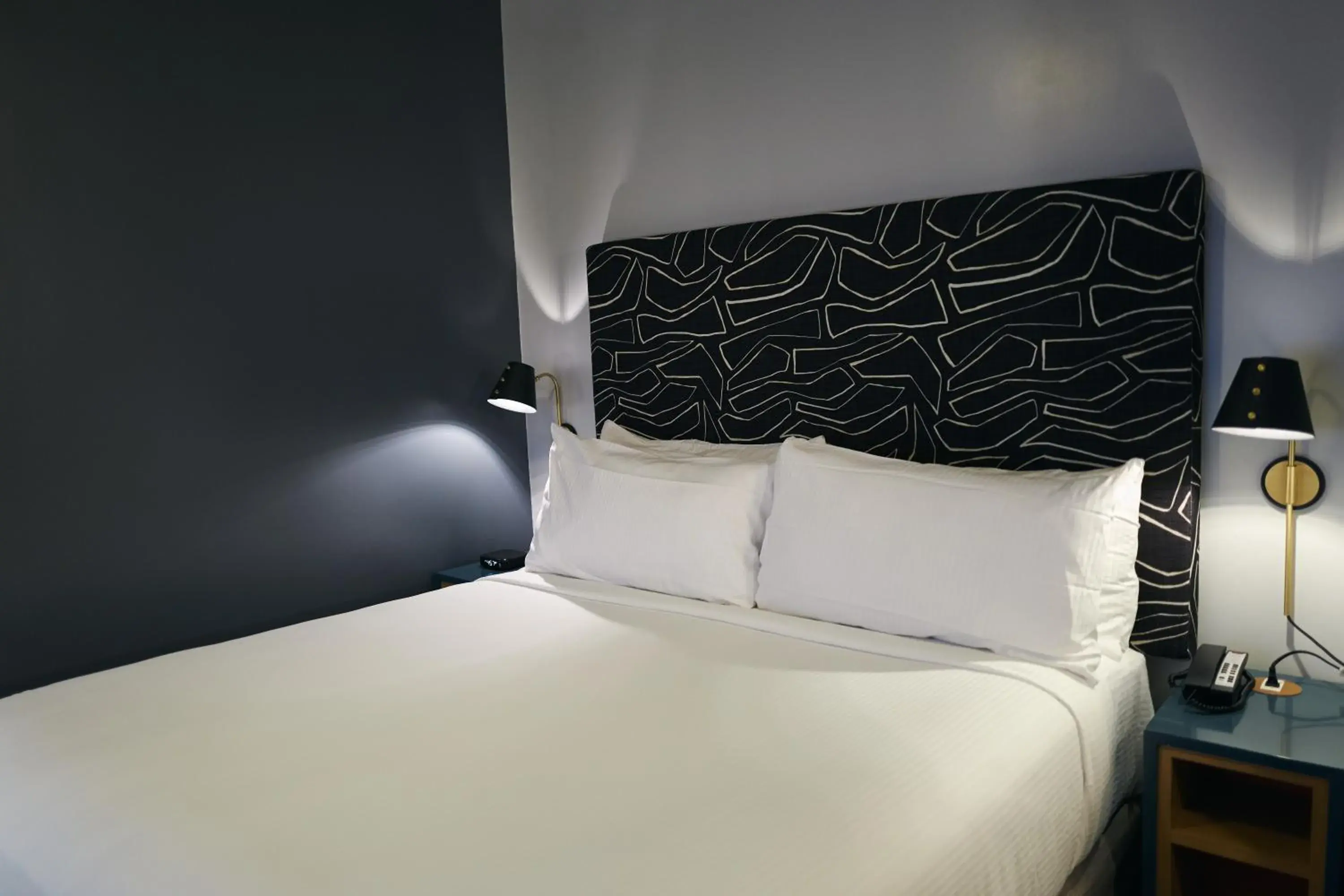 Bedroom, Bed in Hotel Garrett Bedroom, Bed in Hotel Garrett