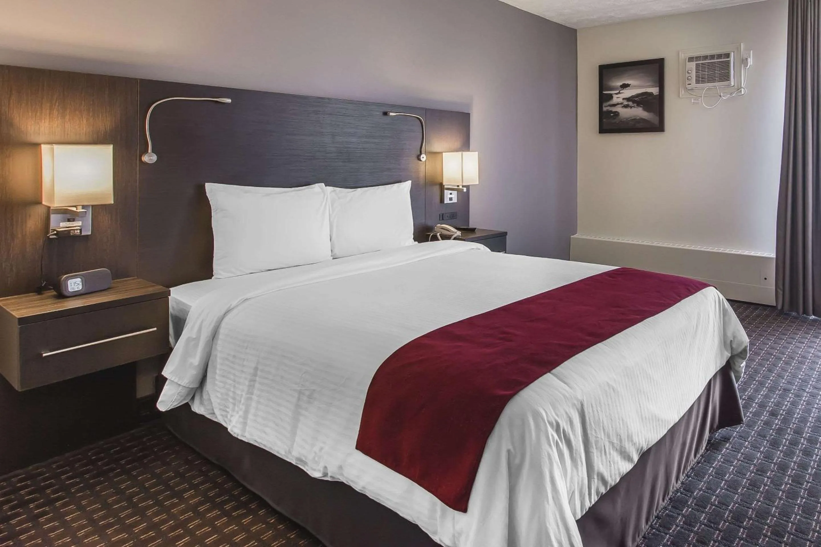 Photo of the whole room, Bed in Hôtel Le Principal