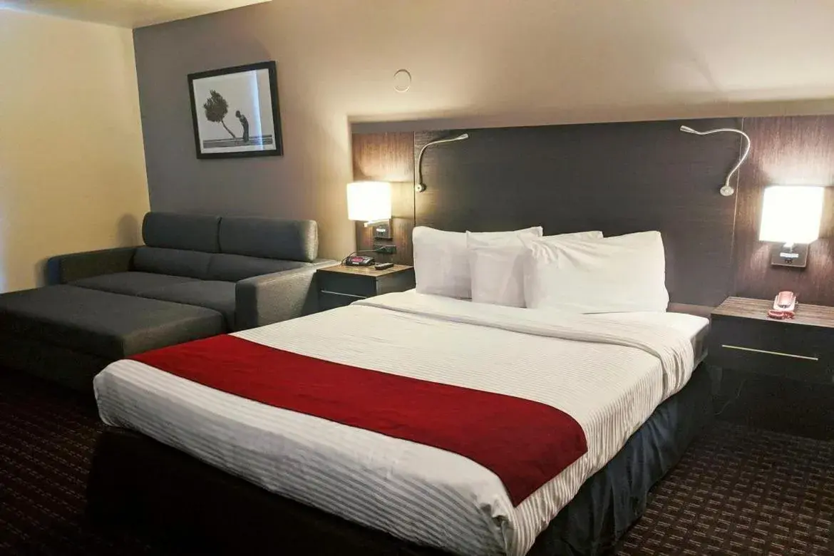 Triple Room in Hôtel Le Principal Triple Room in Hôtel Le Principal