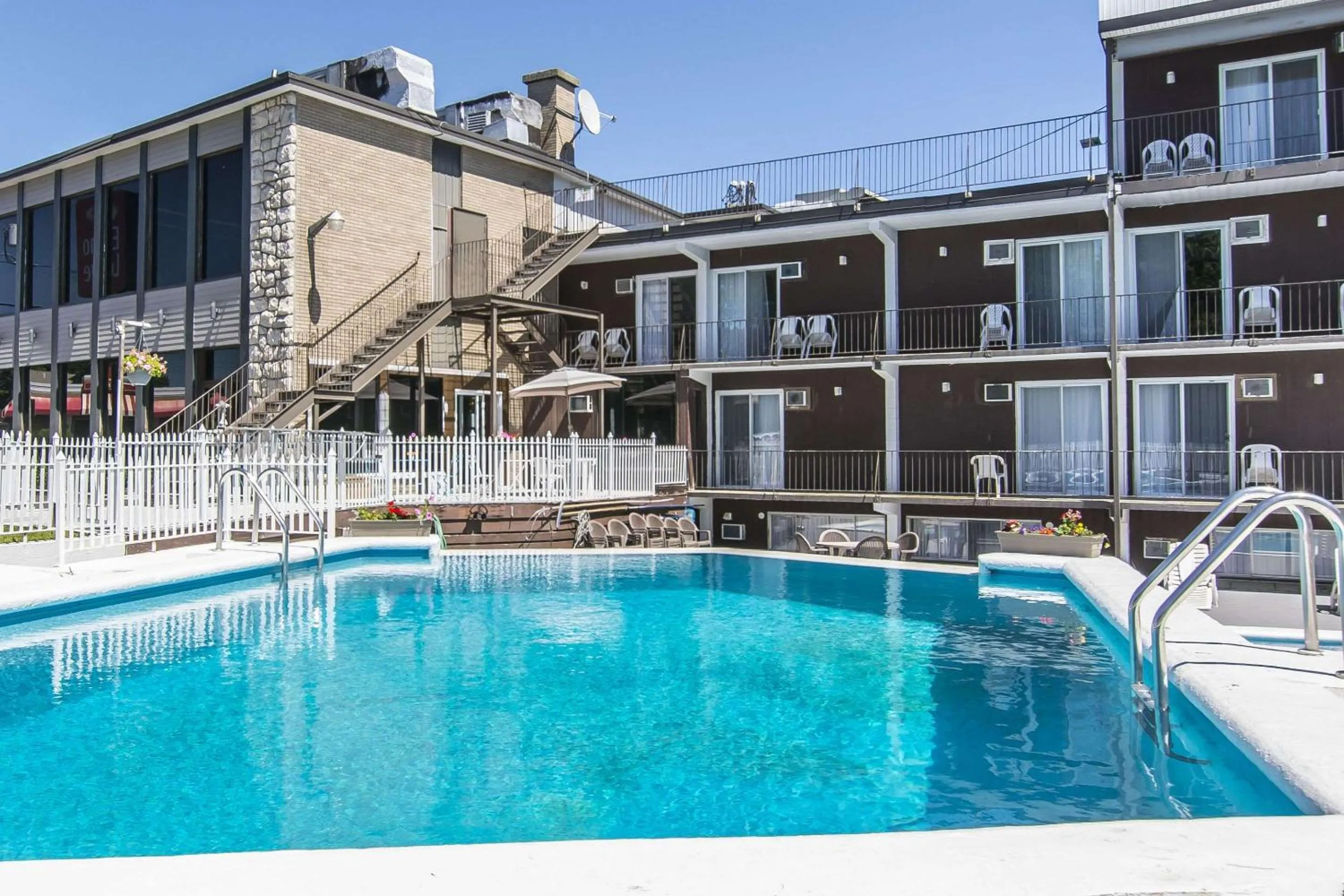 On site in Hôtel Le Principal