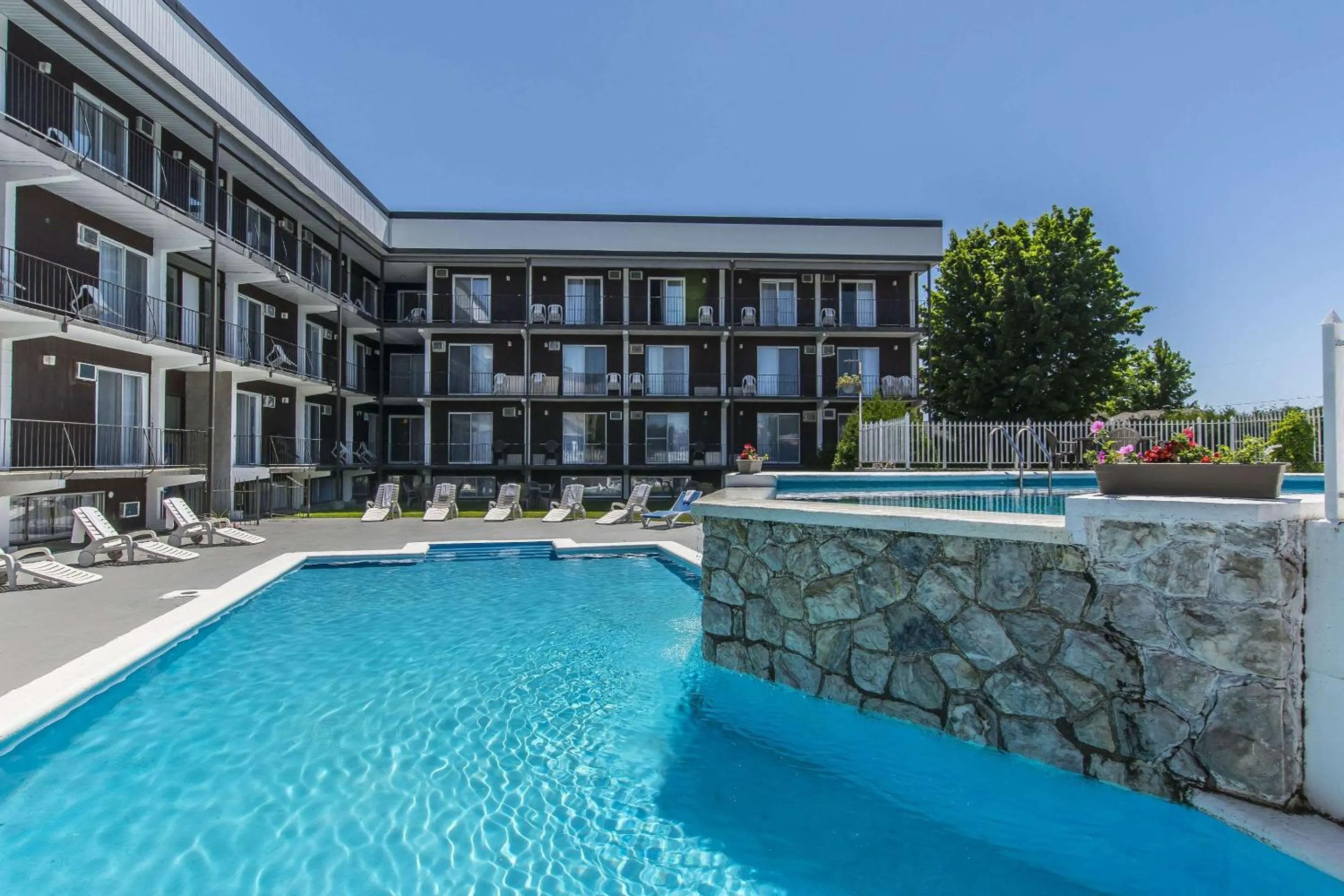 On site in Hôtel Le Principal