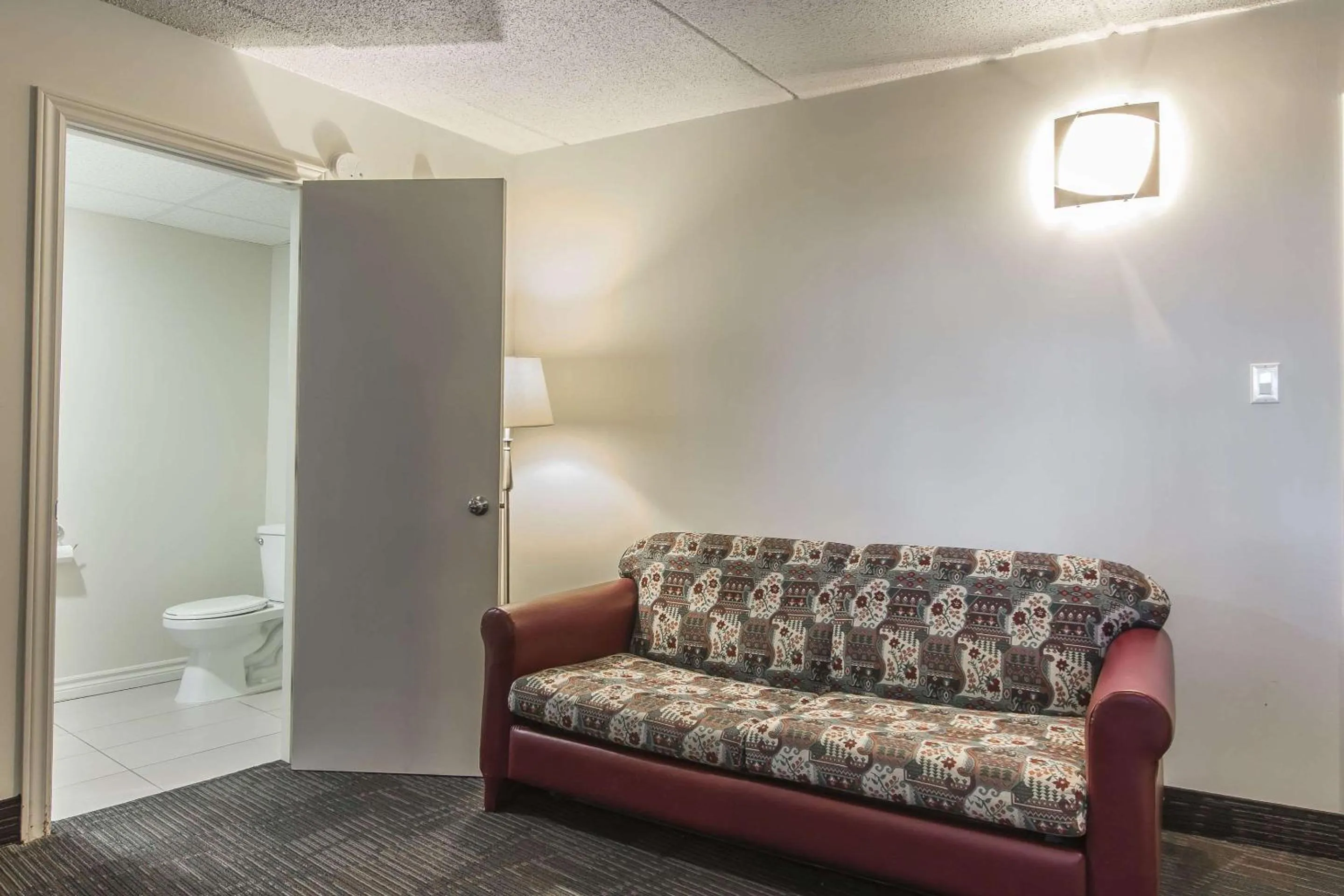 Photo of the whole room in Hôtel Le Principal