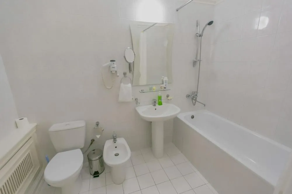 Bathroom in Konstantin Hotel