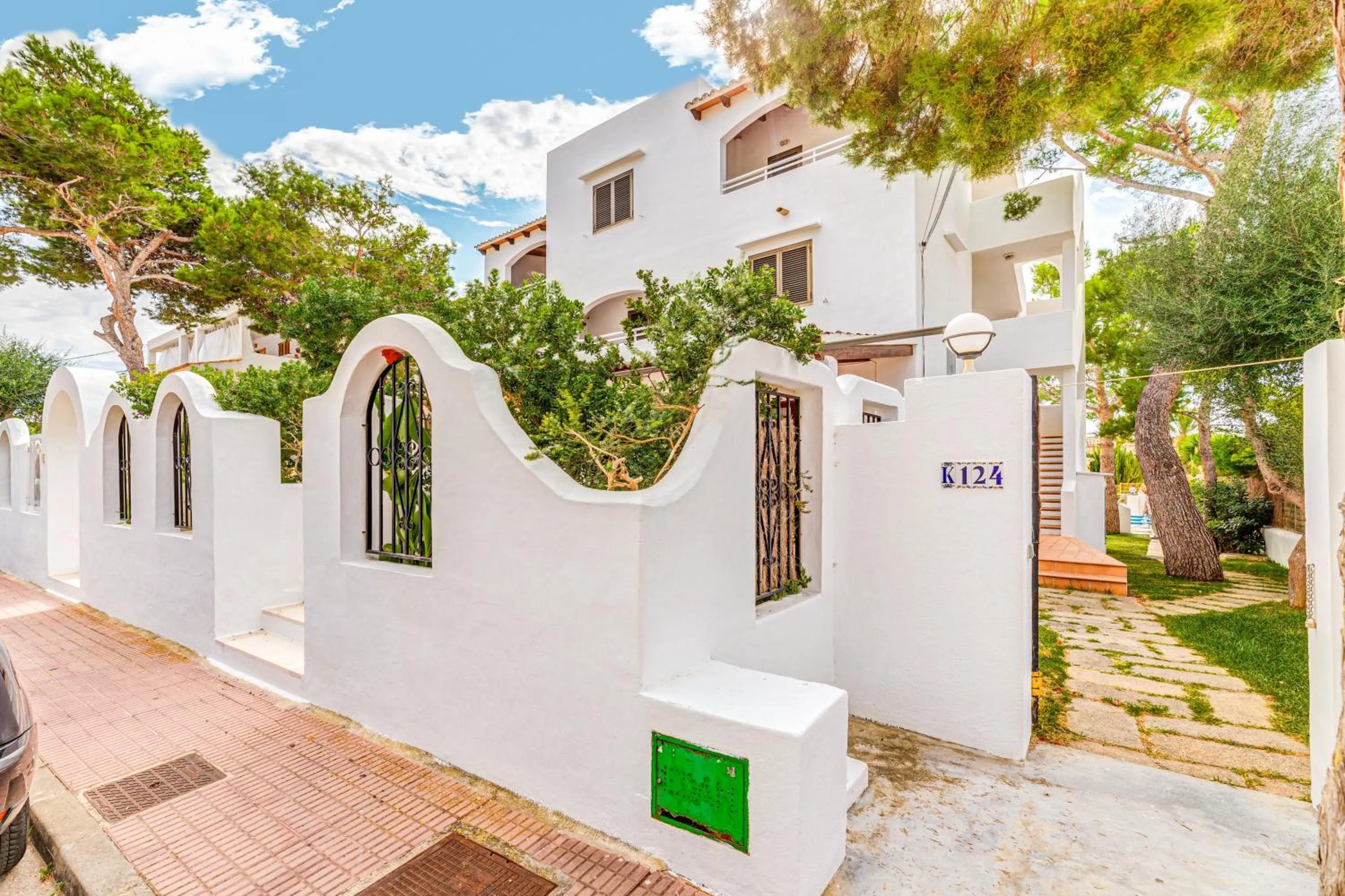Property building in Apartamentos Karin 1ºb