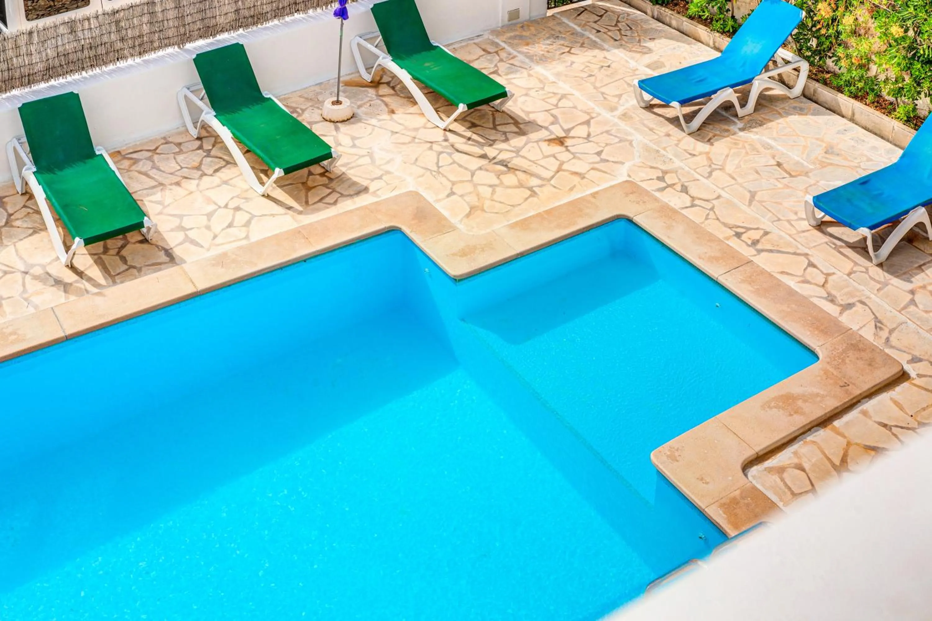 Property building in Apartamentos Karin 1ºb
