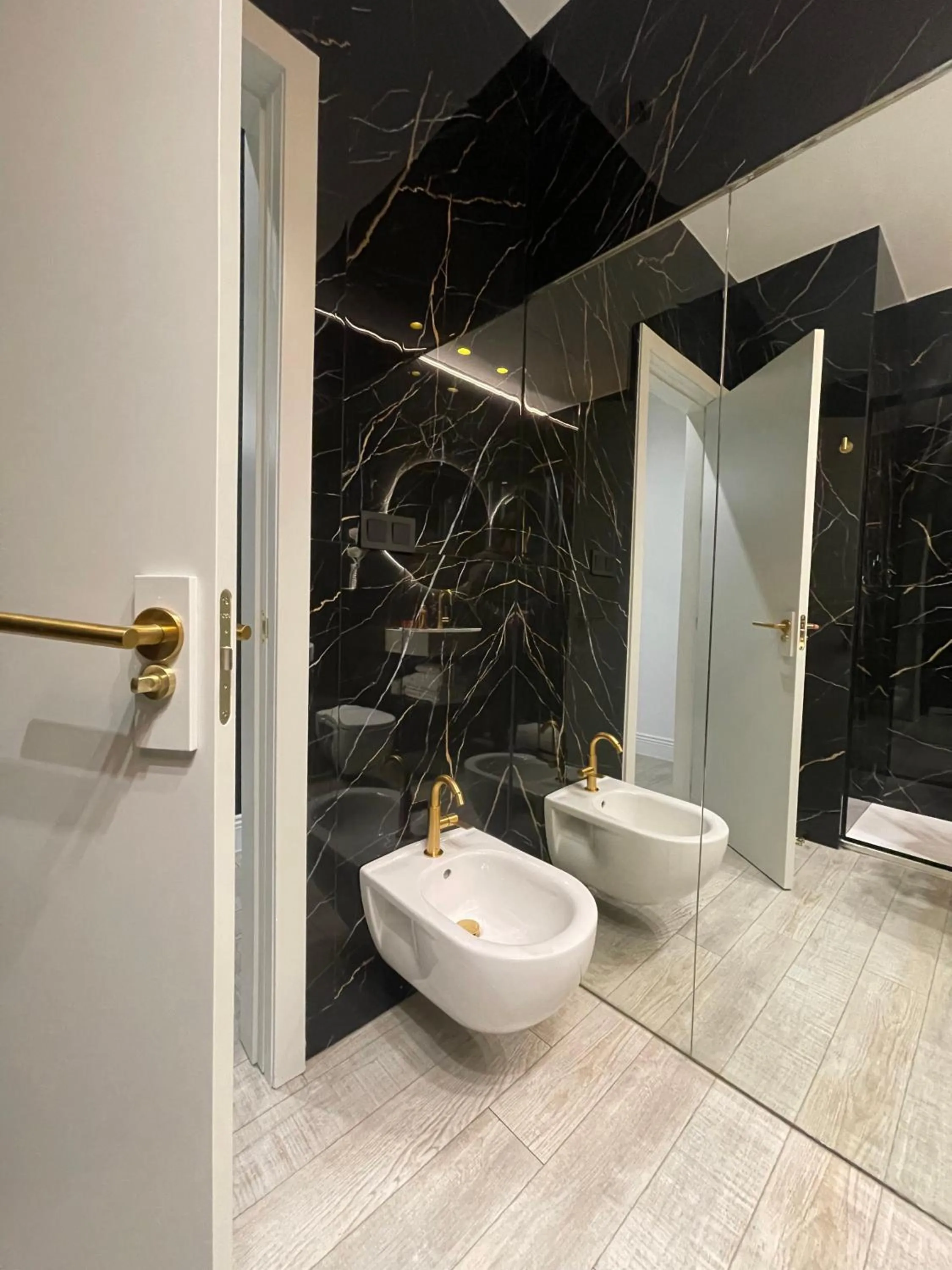 Bathroom in Apartamentos Sevilla Centro