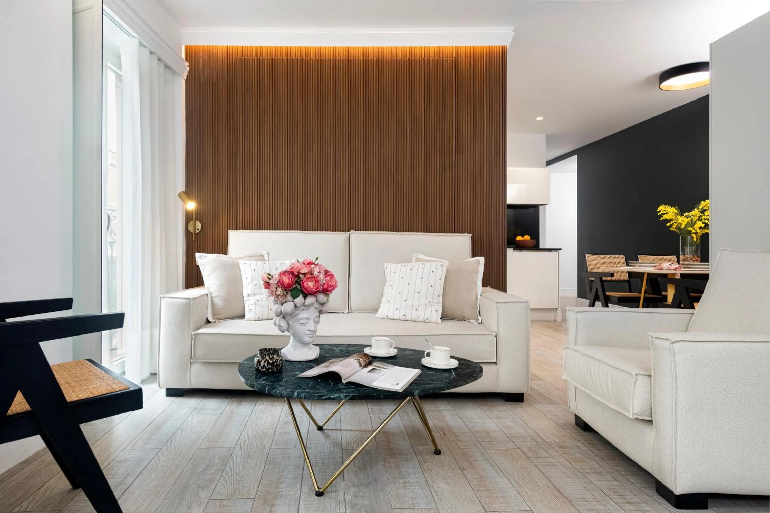 Kitchen or kitchenette in Apartamentos Sevilla Centro