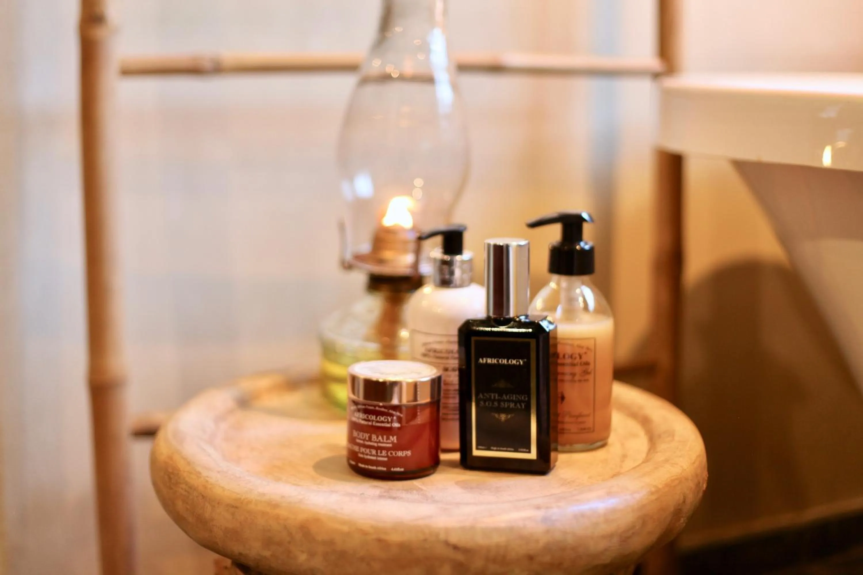 Ivory Wilderness River Rock Lodge