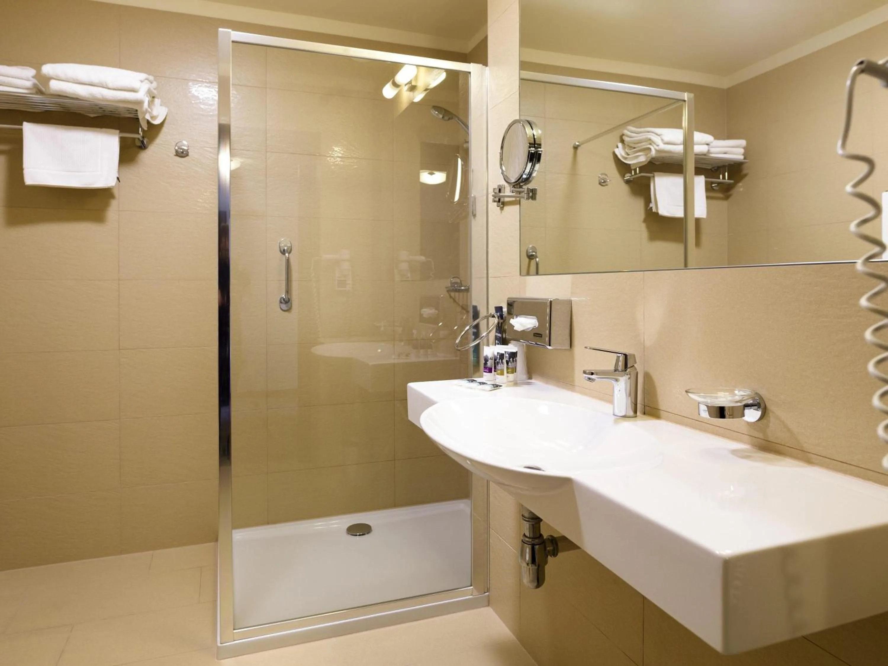 Bedroom in Hotel Mercure Krynica Zdrój Resort&Spa