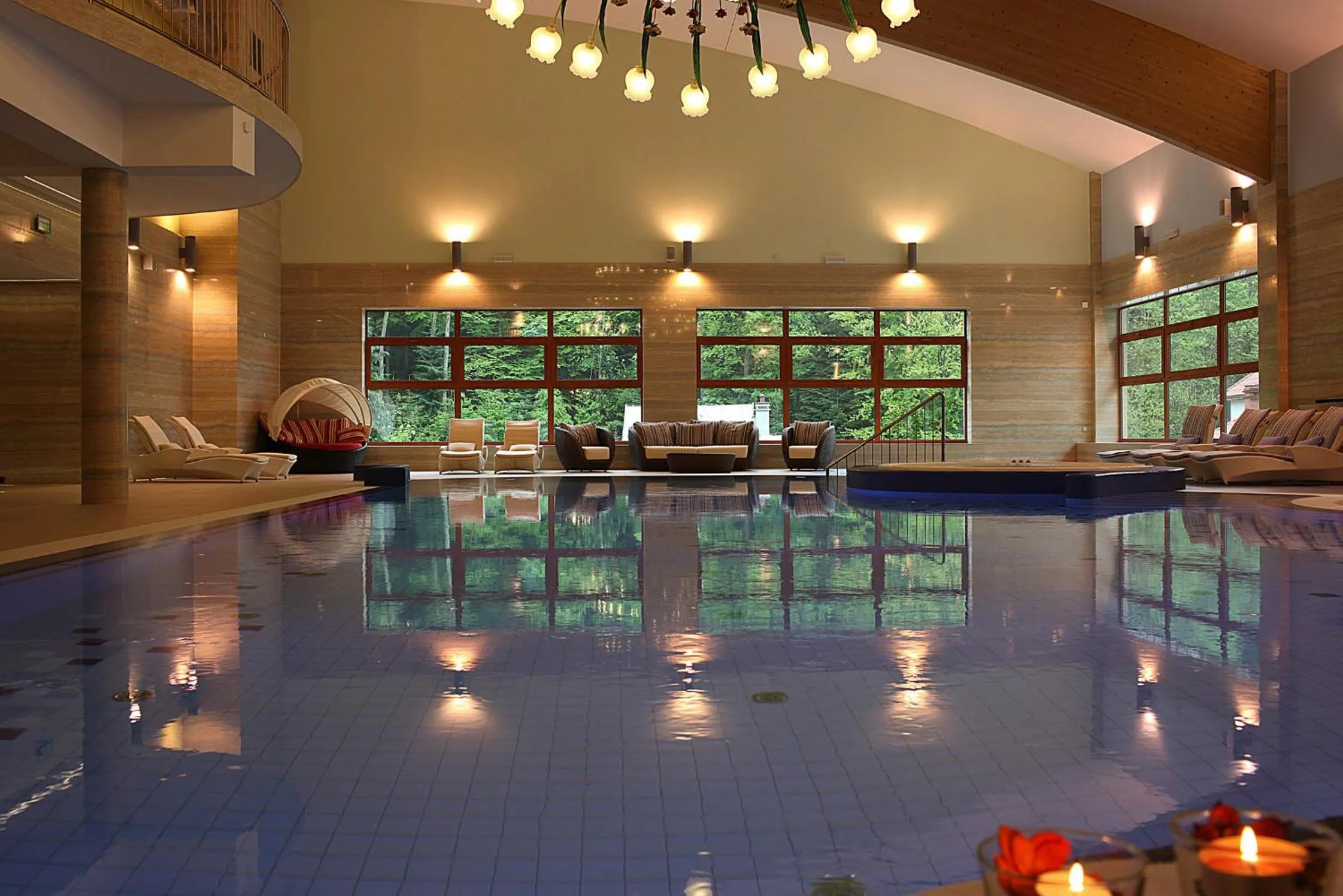 Swimming pool in Hotel Mercure Krynica Zdrój Resort&Spa