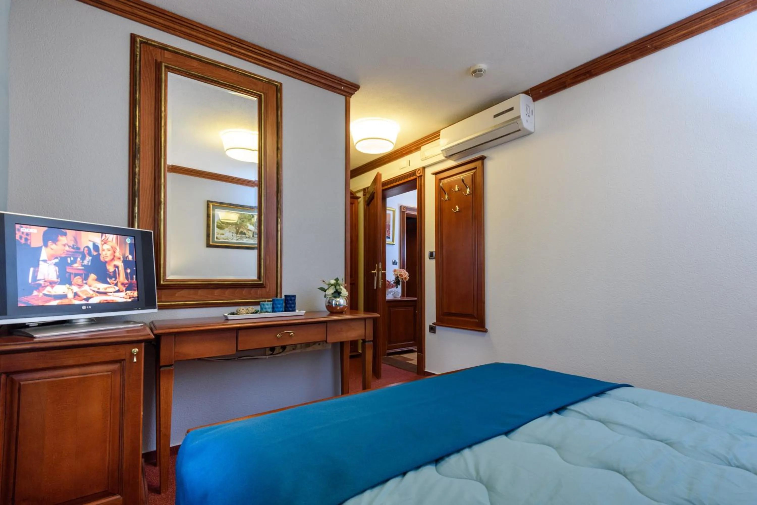 TV and multimedia, Bed in Villa Meri