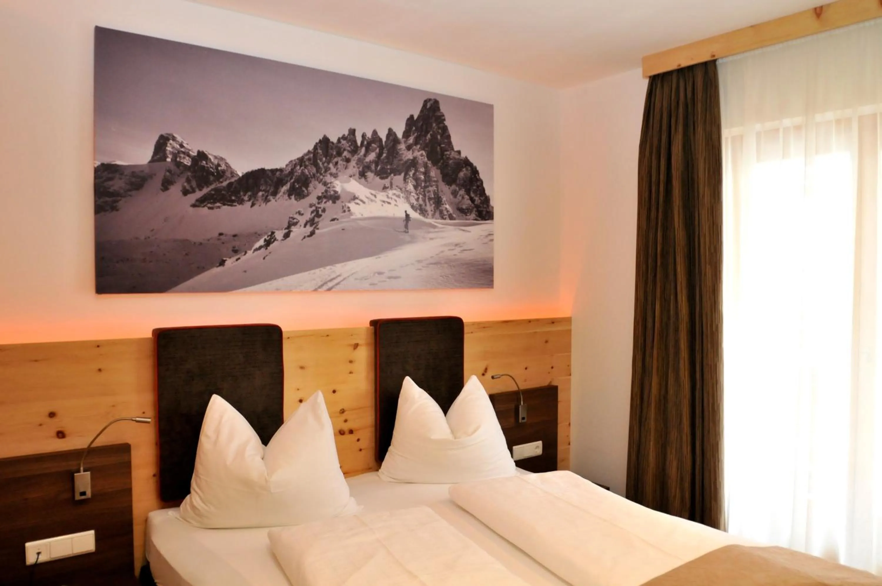 Photo of the whole room, Bed in Stauder