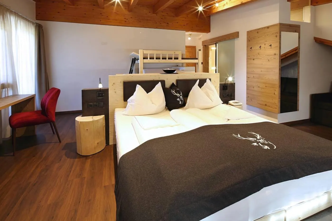 Photo of the whole room, Bed in Stauder