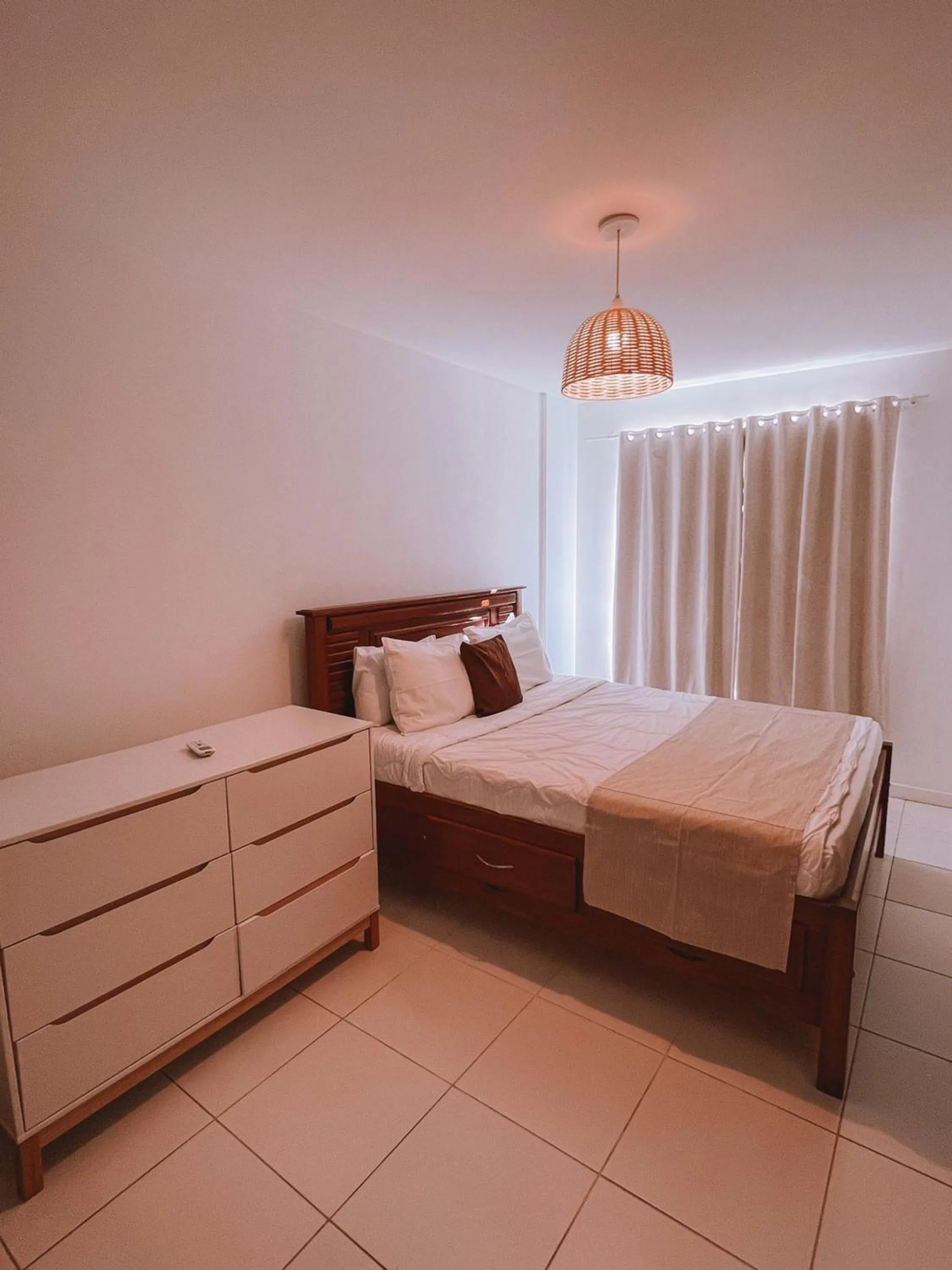 Photo of the whole room, Bed in Flat Mandai Cabo Frio
