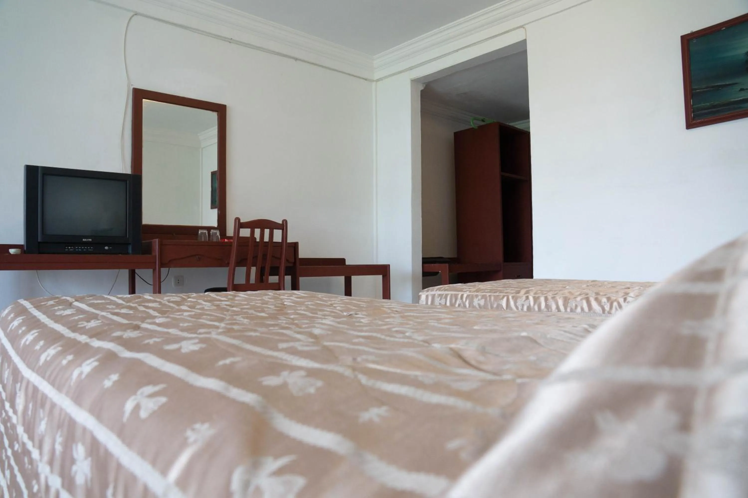 Bedroom, Bed in Toledo Inn