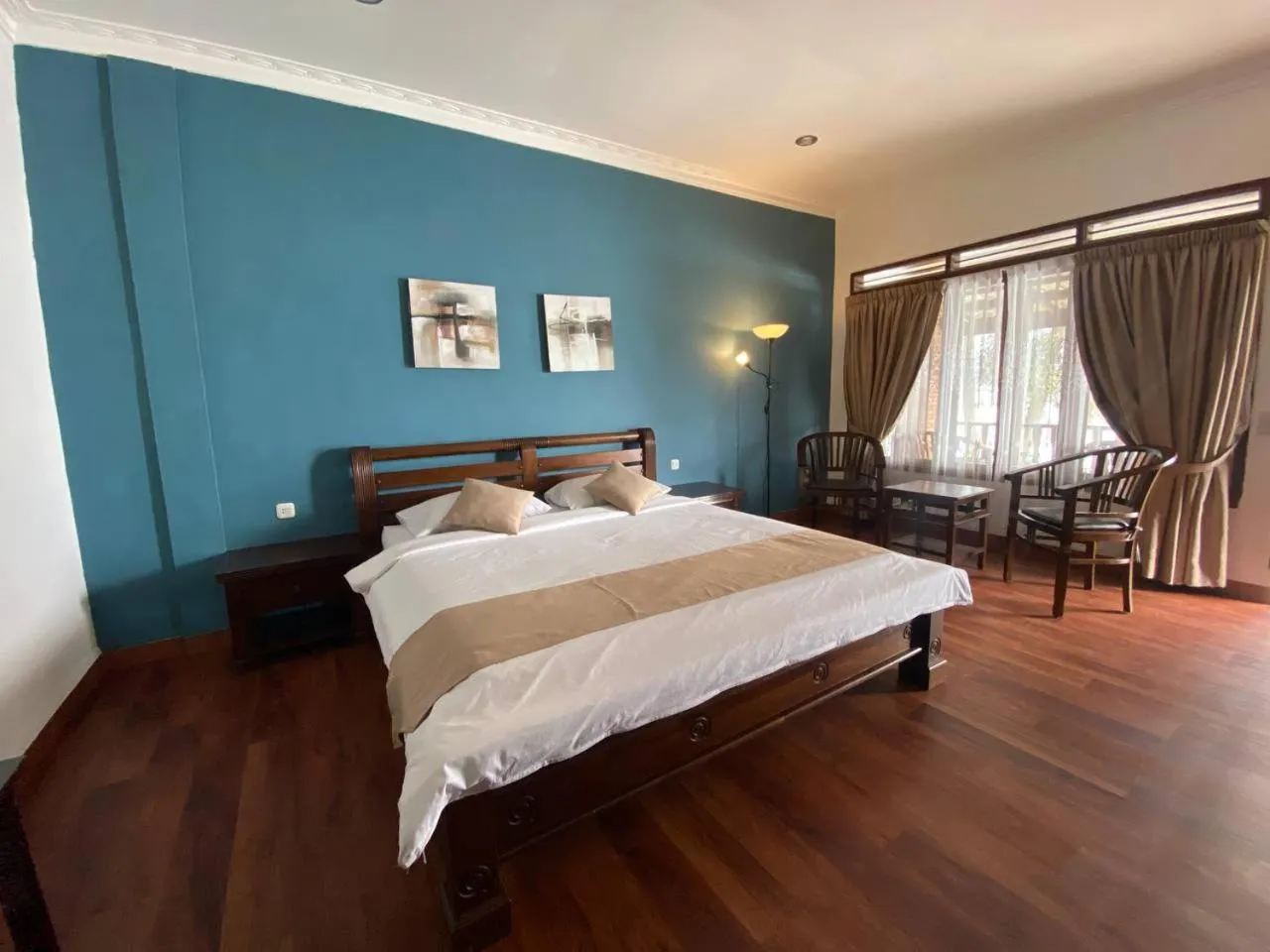 Bedroom, Bed in Toledo Inn