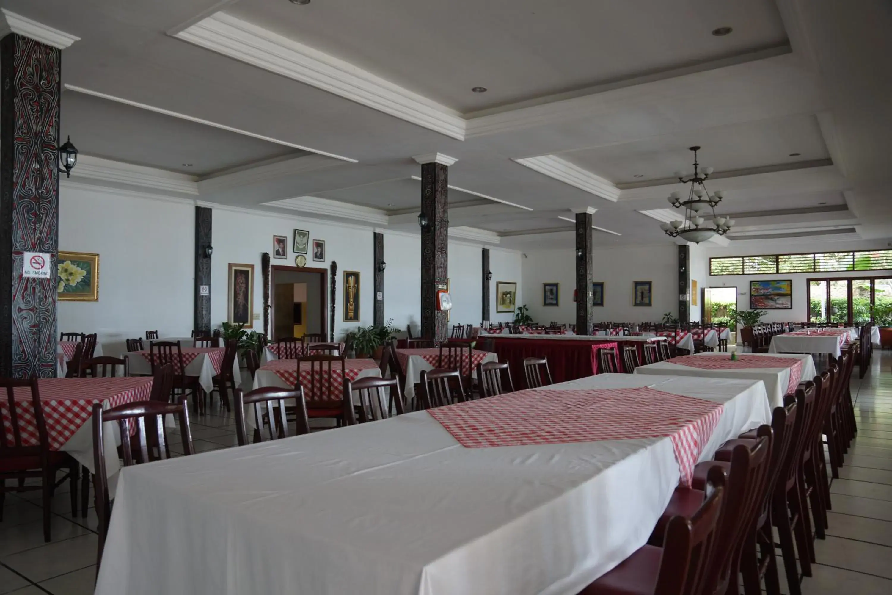 Restaurant/places to eat in Toledo Inn Restaurant/places to eat in Toledo Inn