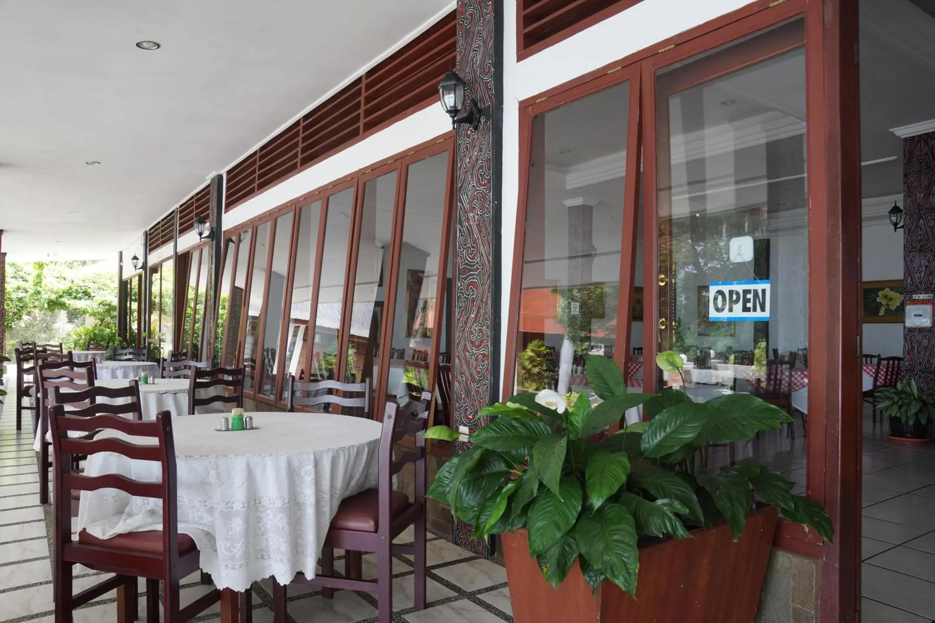 Restaurant/places to eat in Toledo Inn Restaurant/places to eat in Toledo Inn